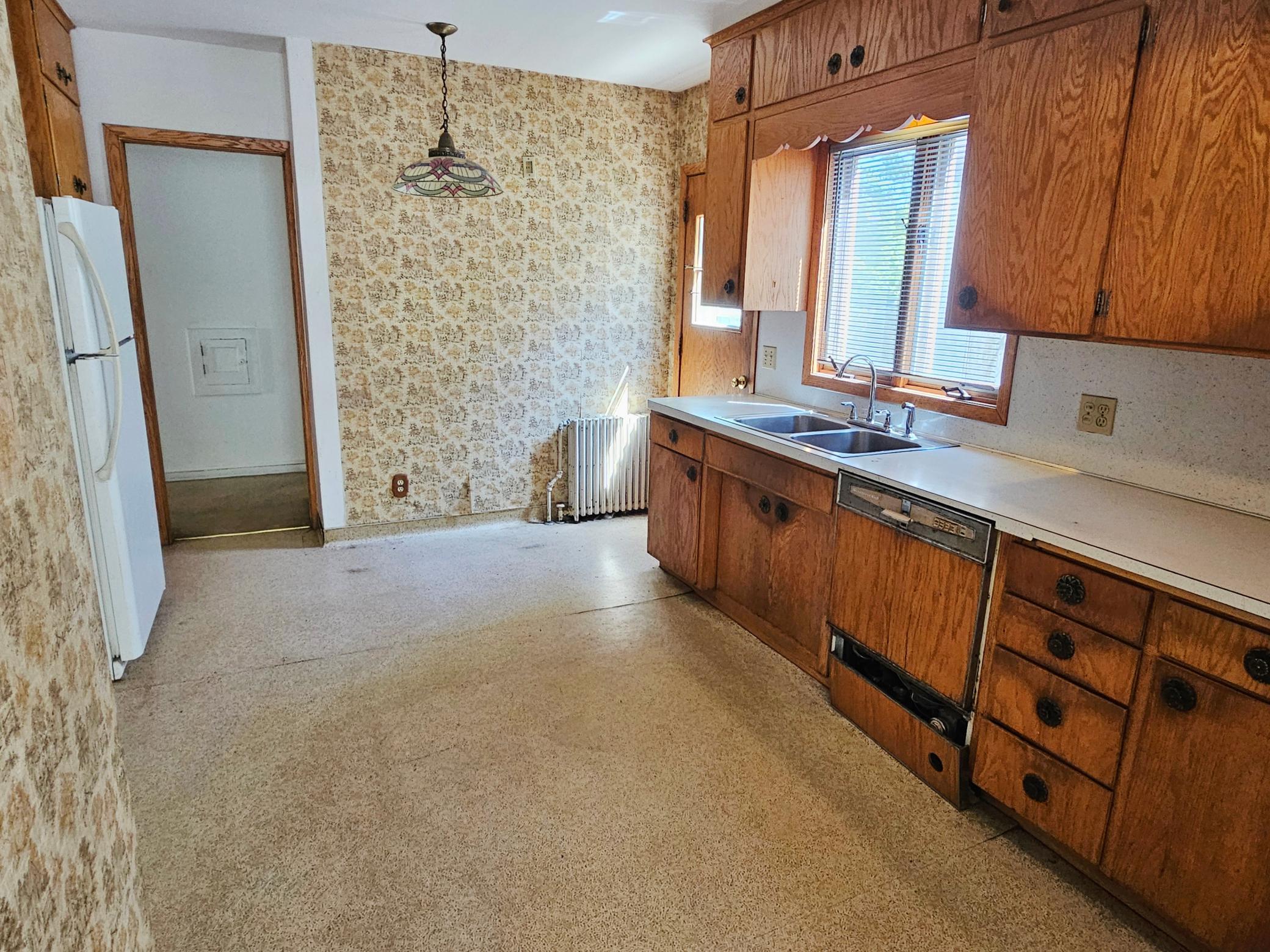 1361 Scheffer Avenue Property Photo 3
