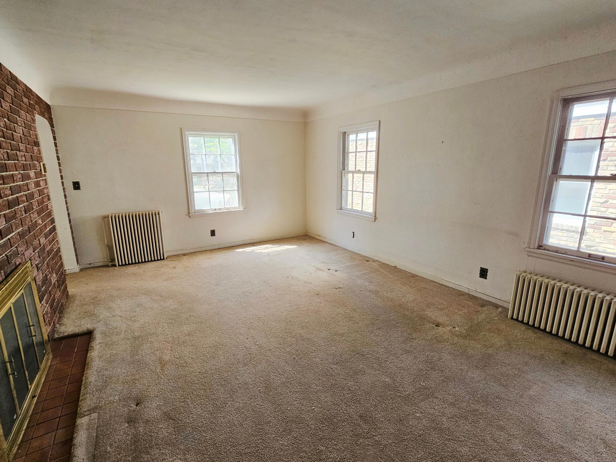1361 Scheffer Avenue Property Photo 7