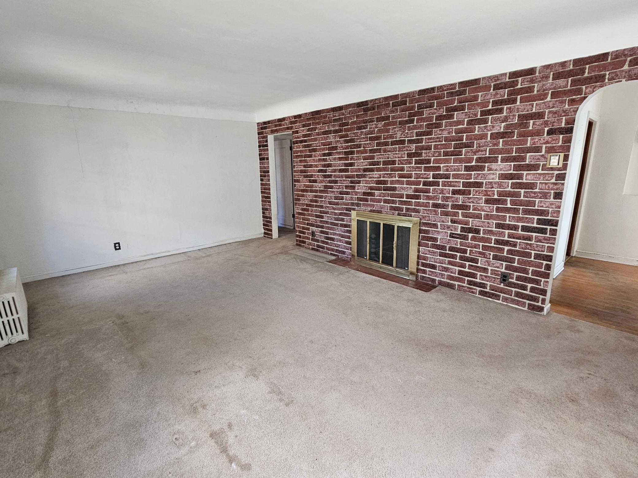 1361 Scheffer Avenue Property Photo 8