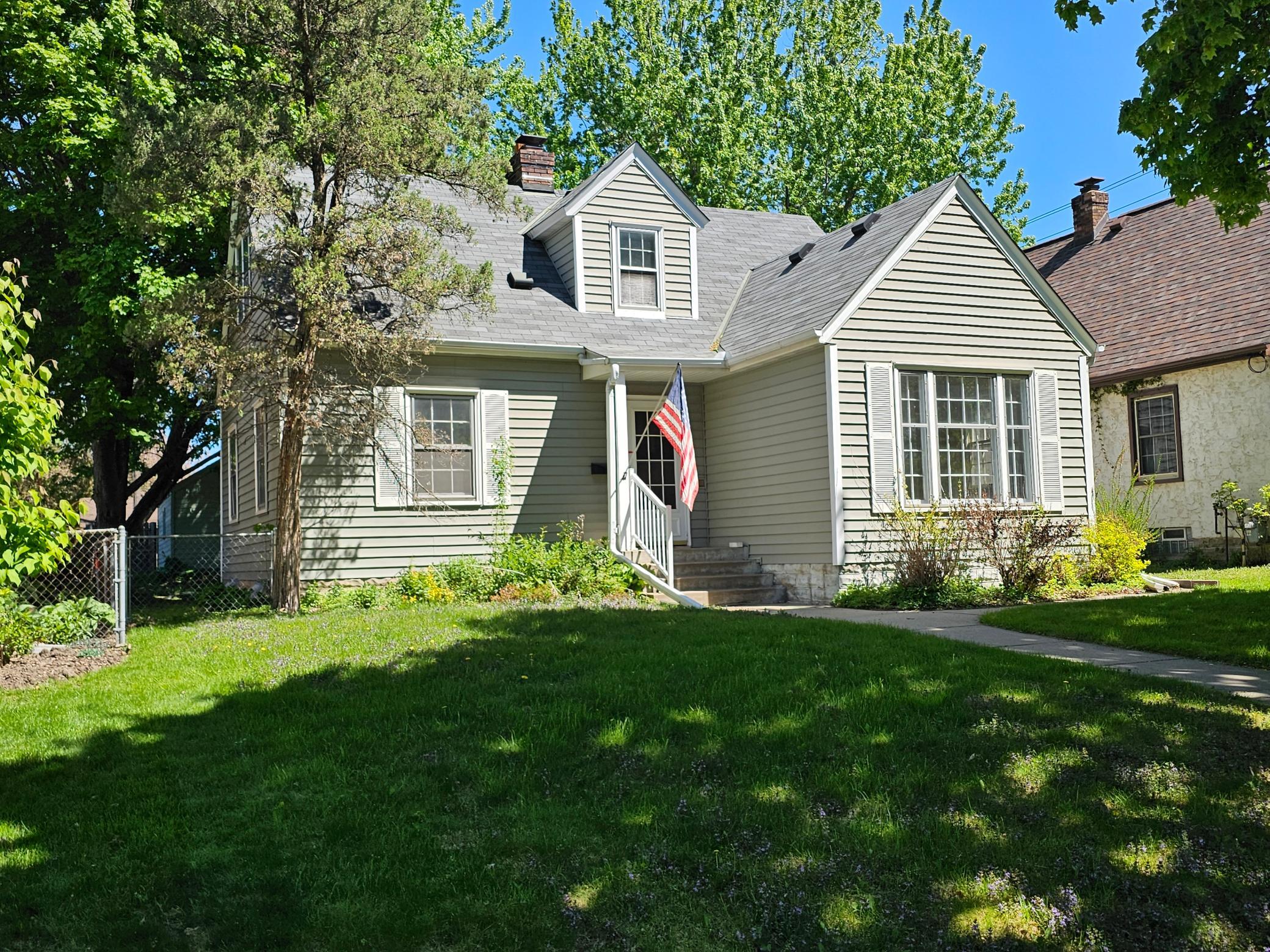 1361 Scheffer Avenue Property Photo 14