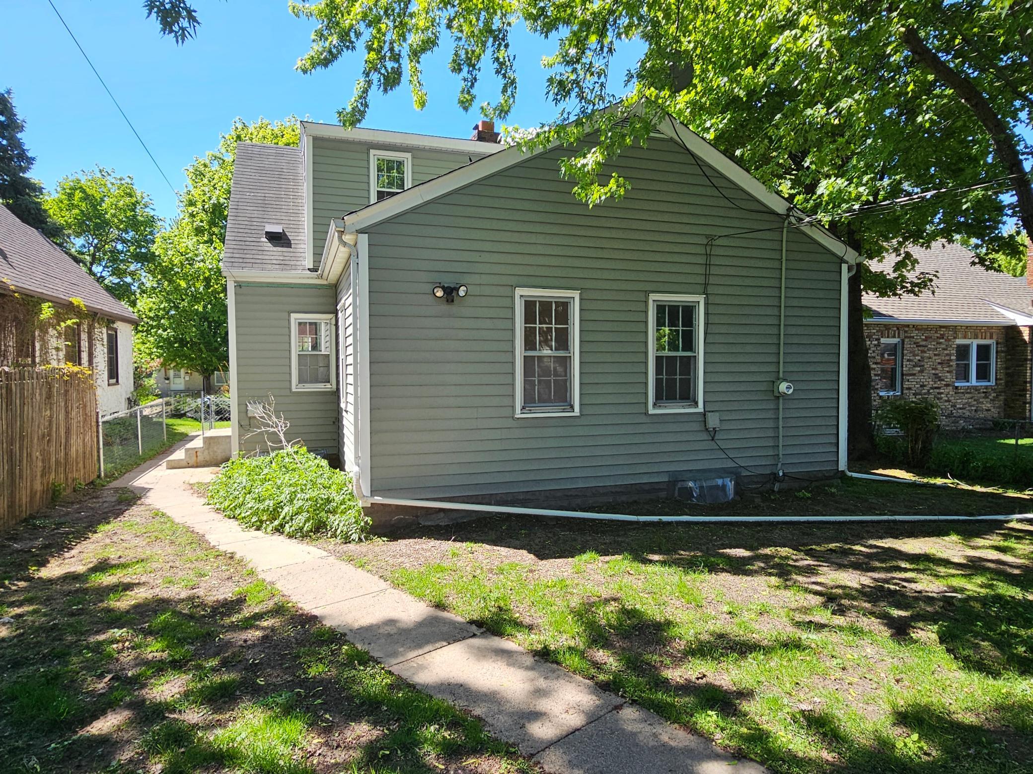 1361 Scheffer Avenue Property Photo 15