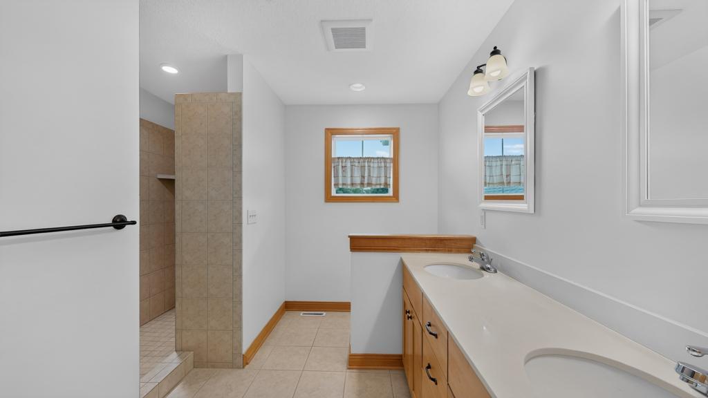 3655 Stone Point Drive Ne Property Photo 38