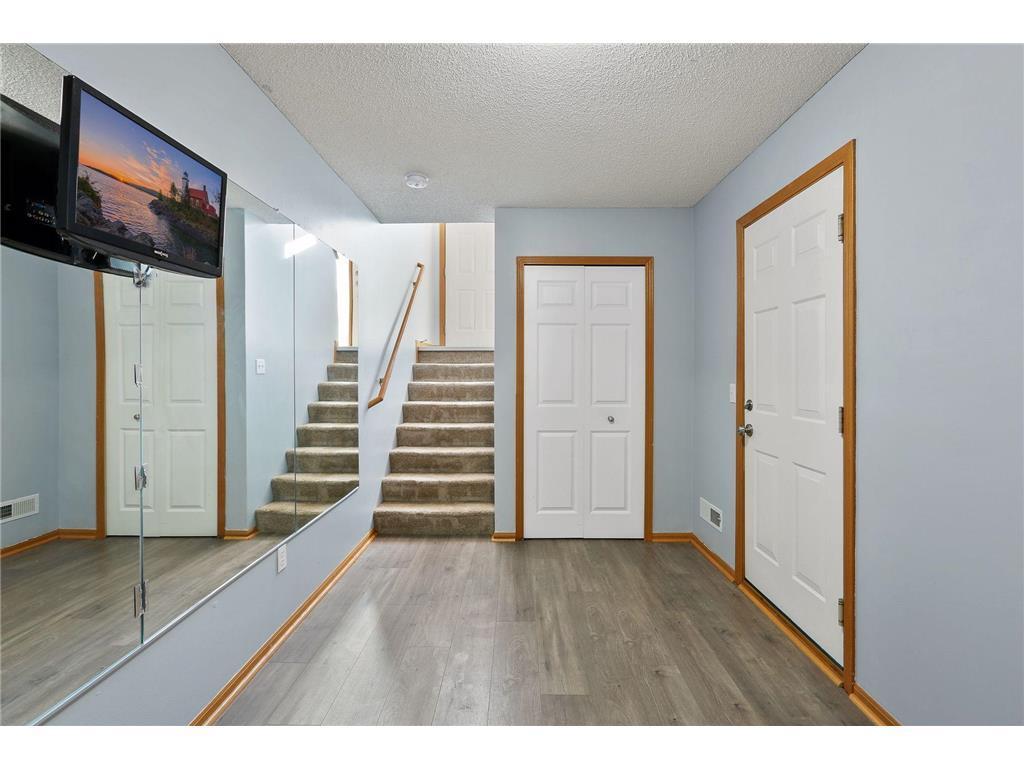 652 Willoughby Way W Property Photo 4