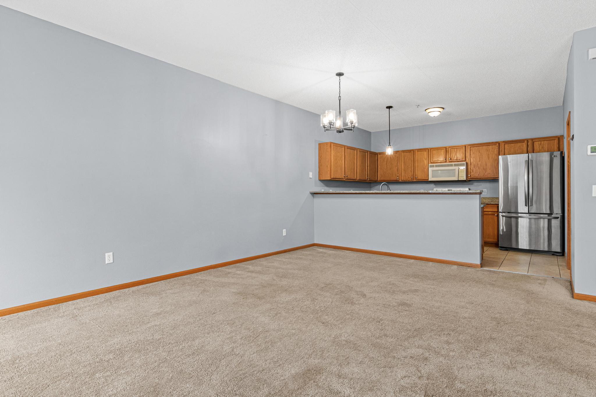 652 Willoughby Way W Property Photo 6