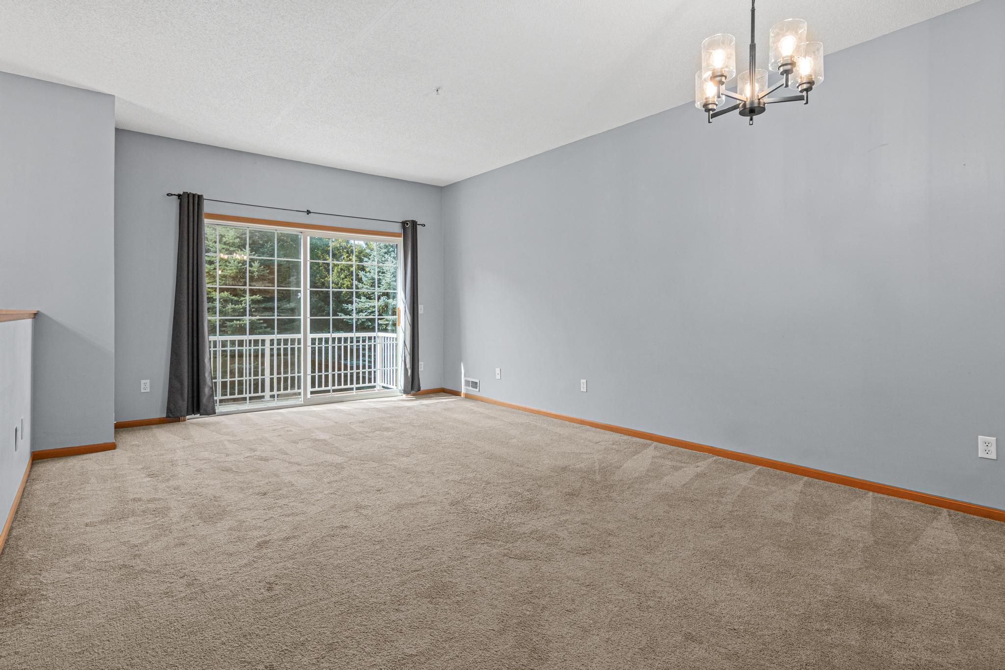 652 Willoughby Way W Property Photo 7