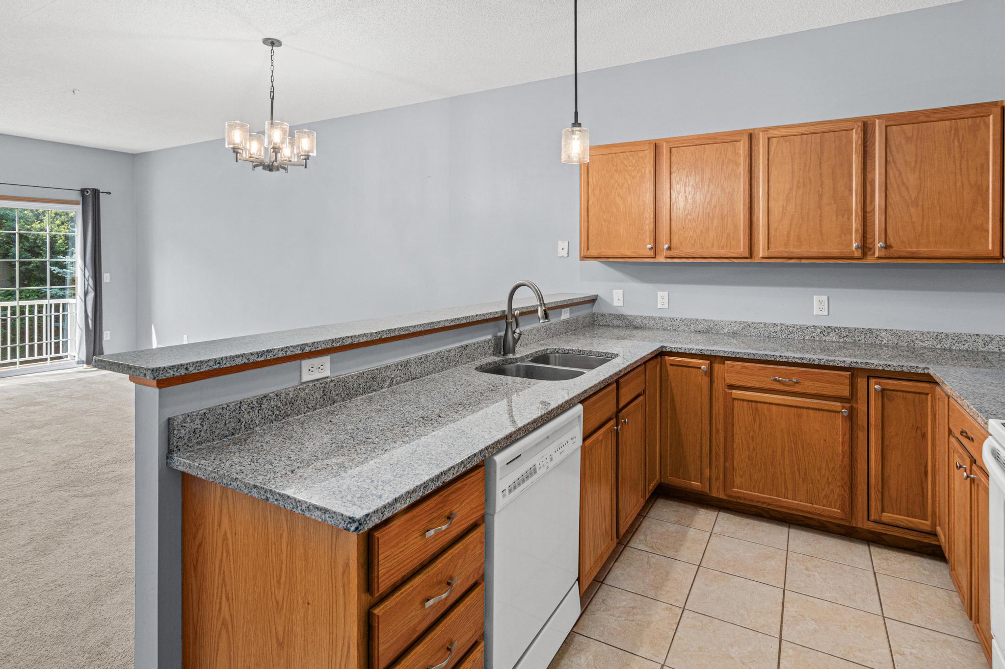 652 Willoughby Way W Property Photo 9