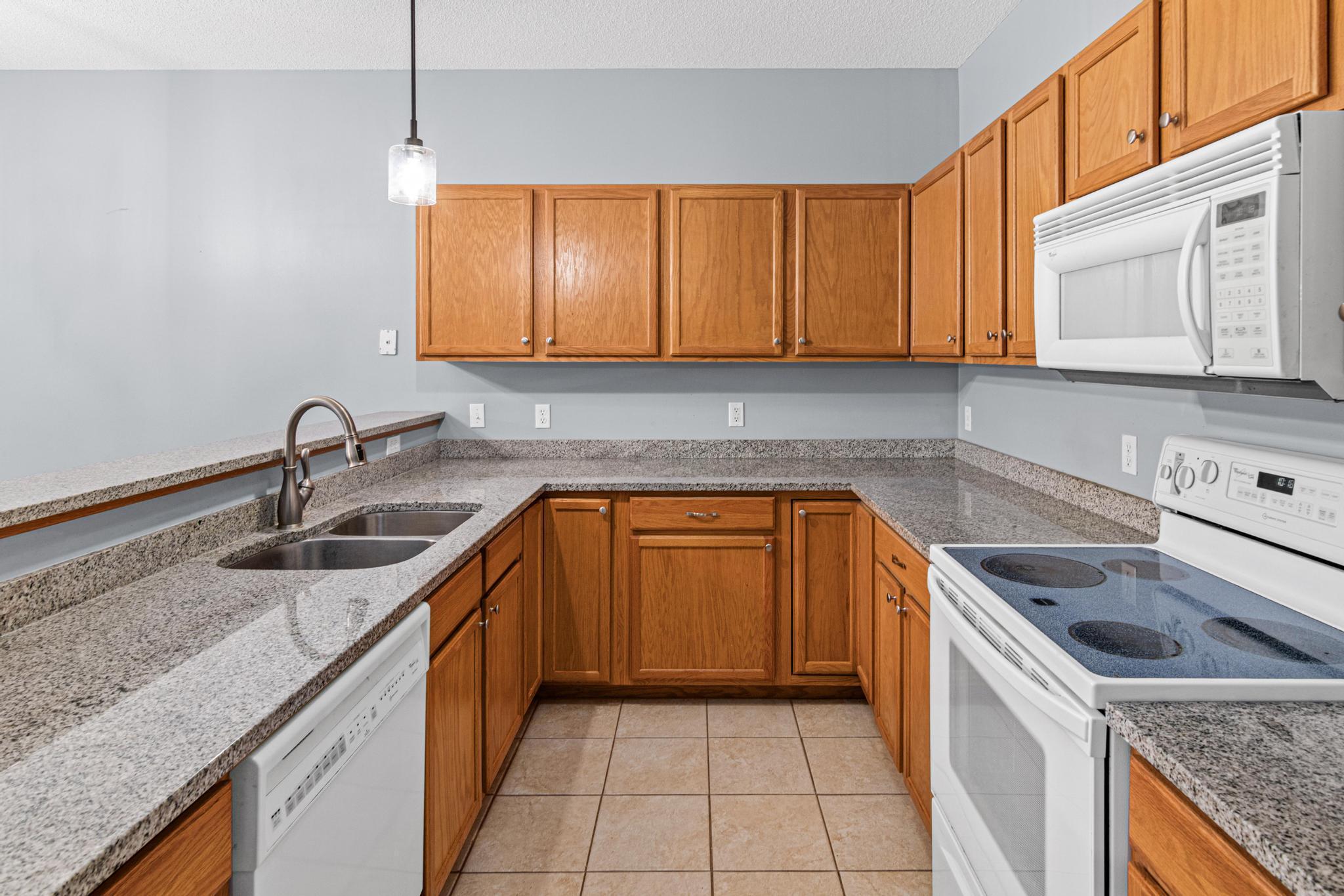 652 Willoughby Way W Property Photo 10