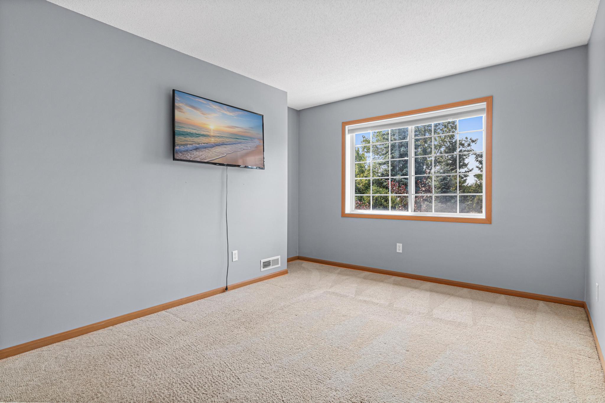 652 Willoughby Way W Property Photo 14