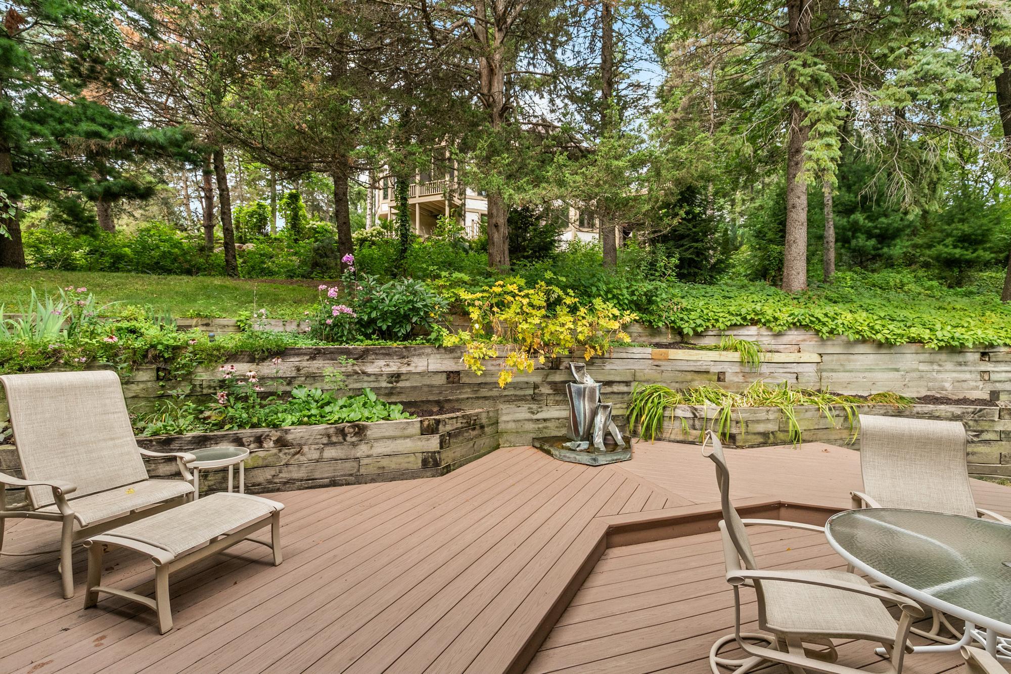 655 Evergreen Circle Property Photo 4