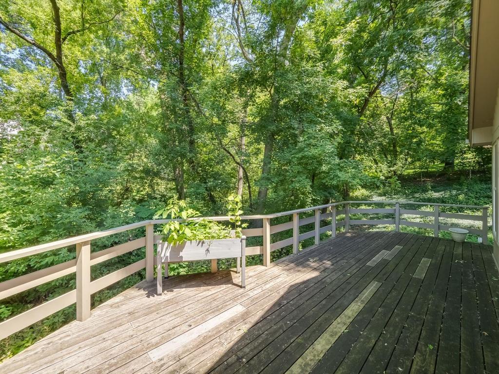15208 Crown Drive Property Photo 8
