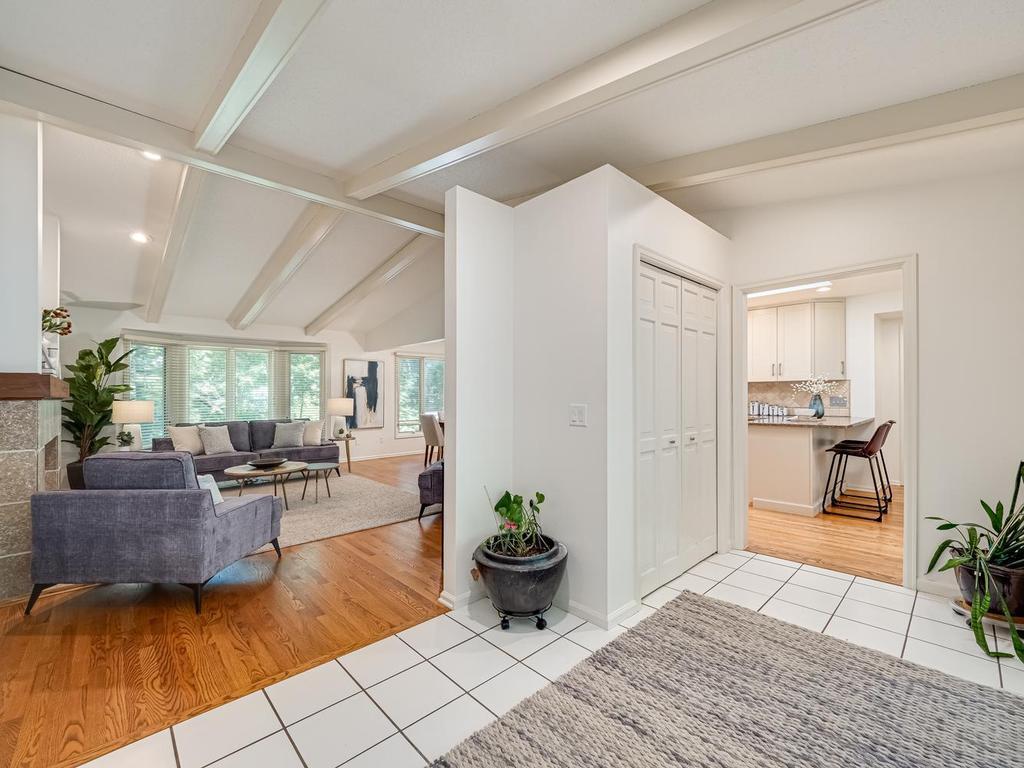 15208 Crown Drive Property Photo 11