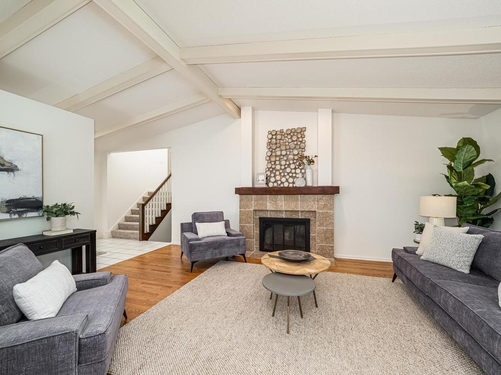 15208 Crown Drive Property Photo 13