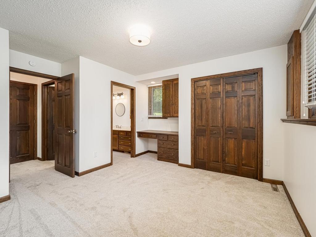 15208 Crown Drive Property Photo 29