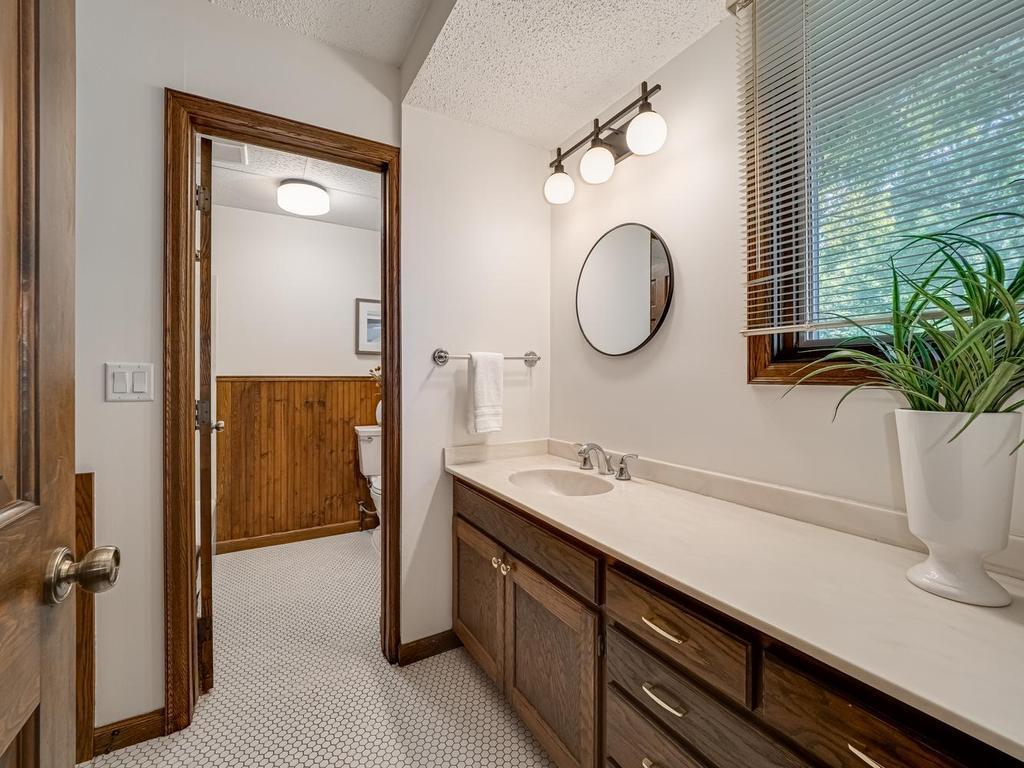 15208 Crown Drive Property Photo 30
