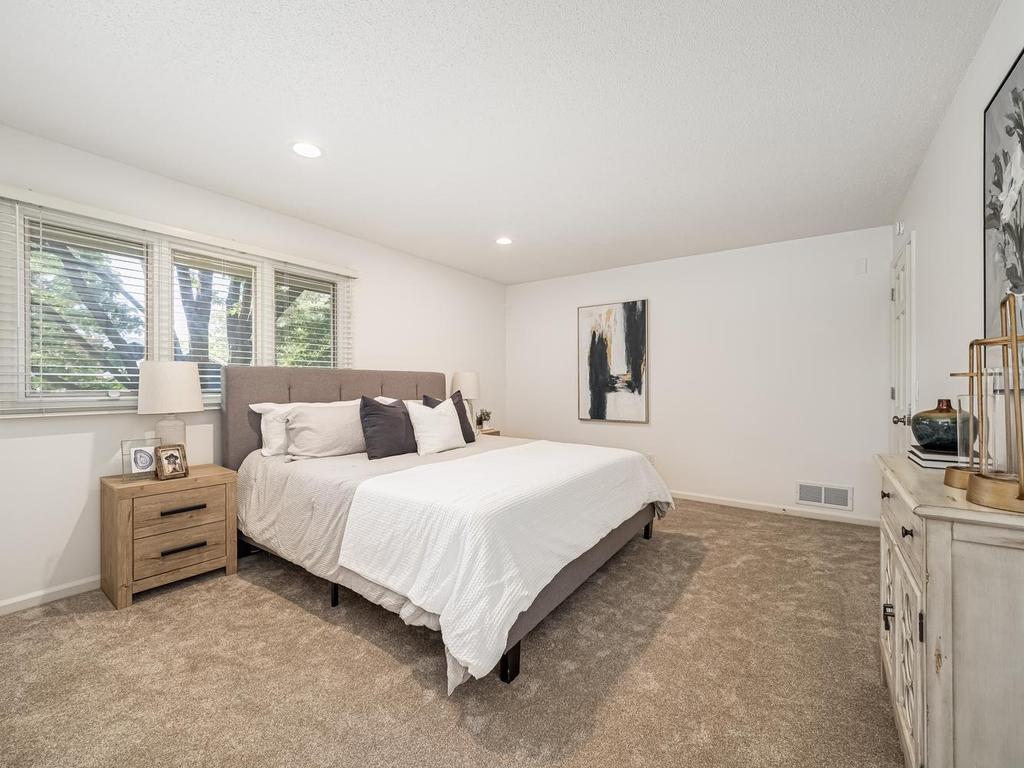 15208 Crown Drive Property Photo 32