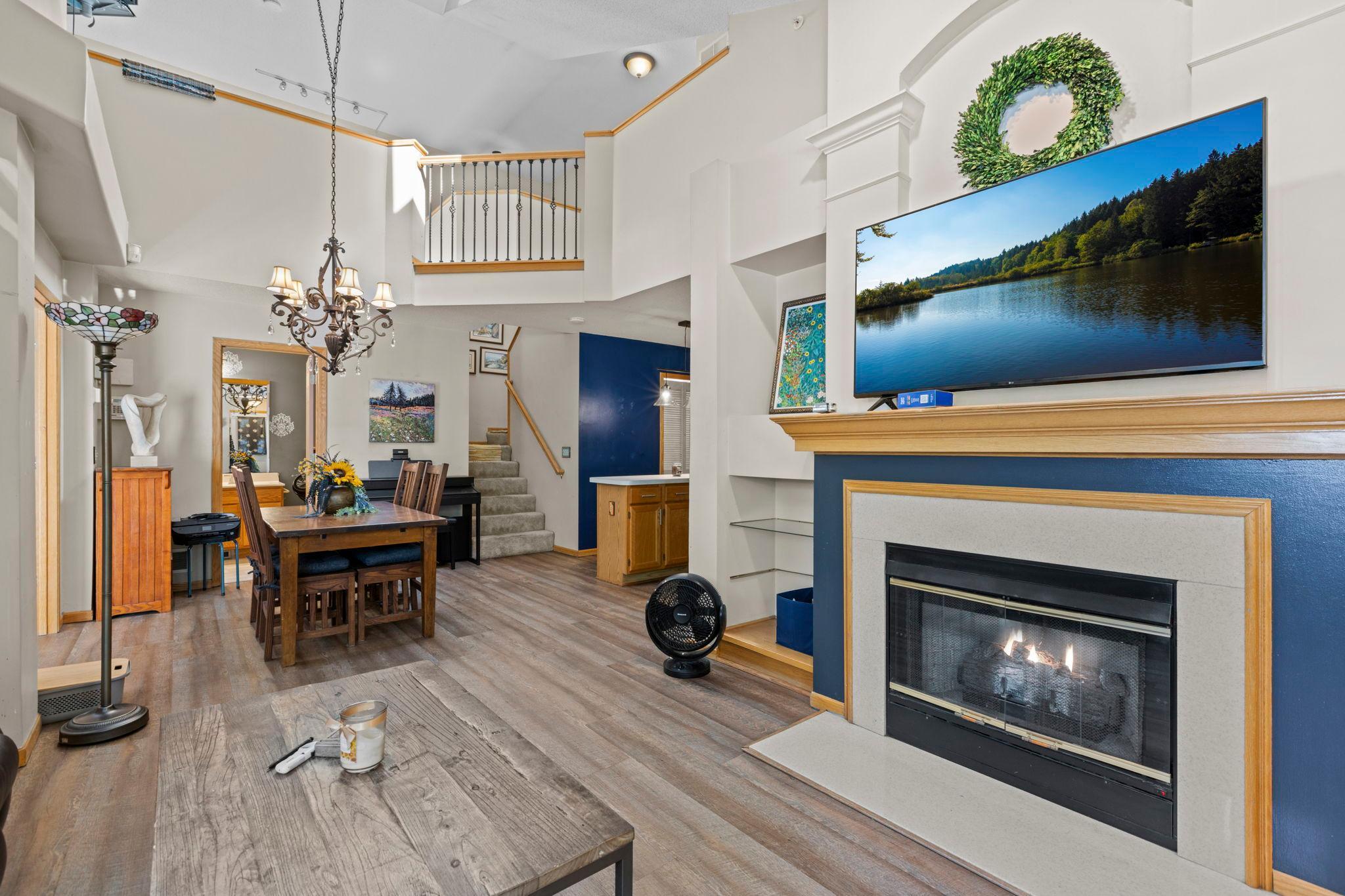 528 Queens Gate Property Photo 4