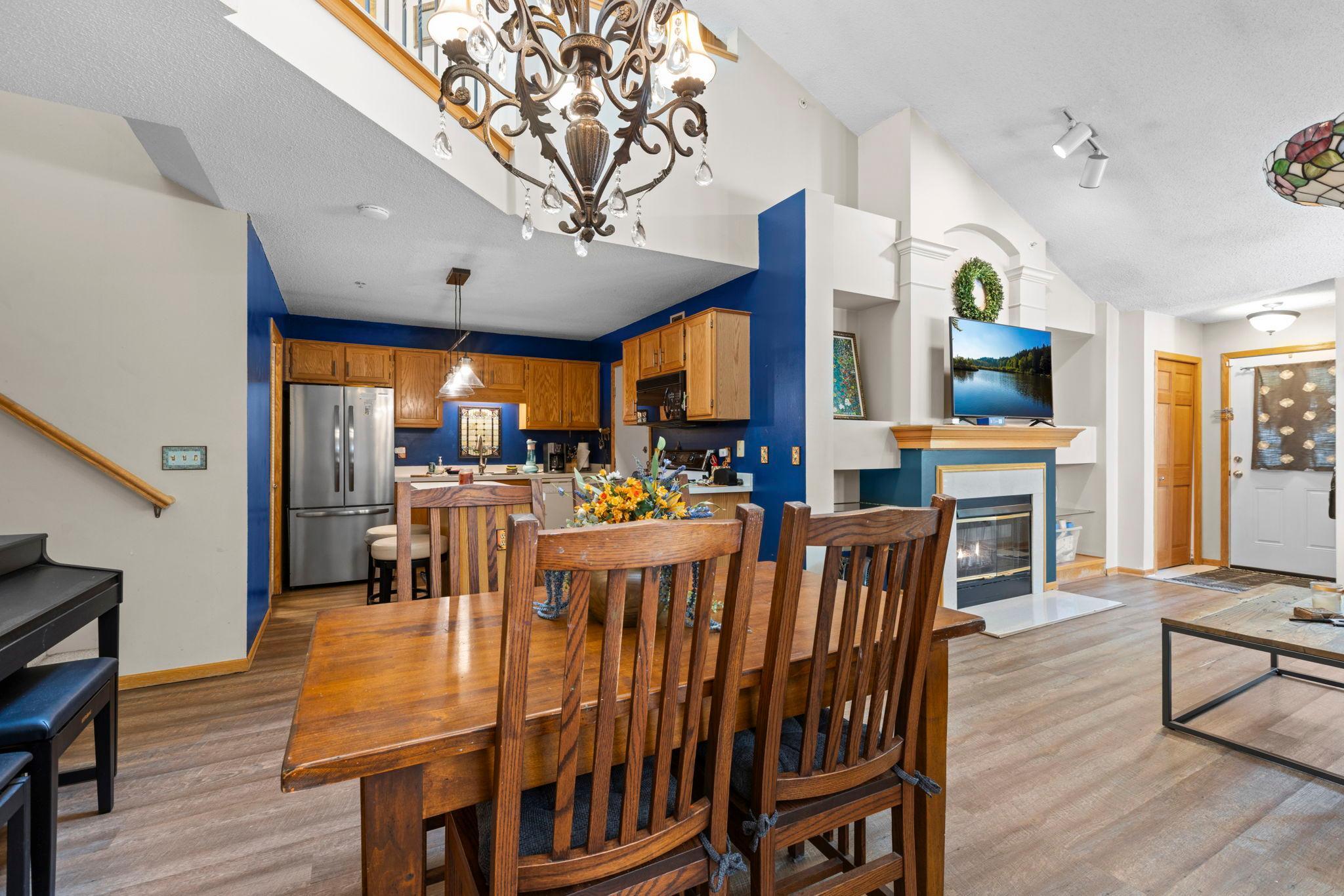 528 Queens Gate Property Photo 7
