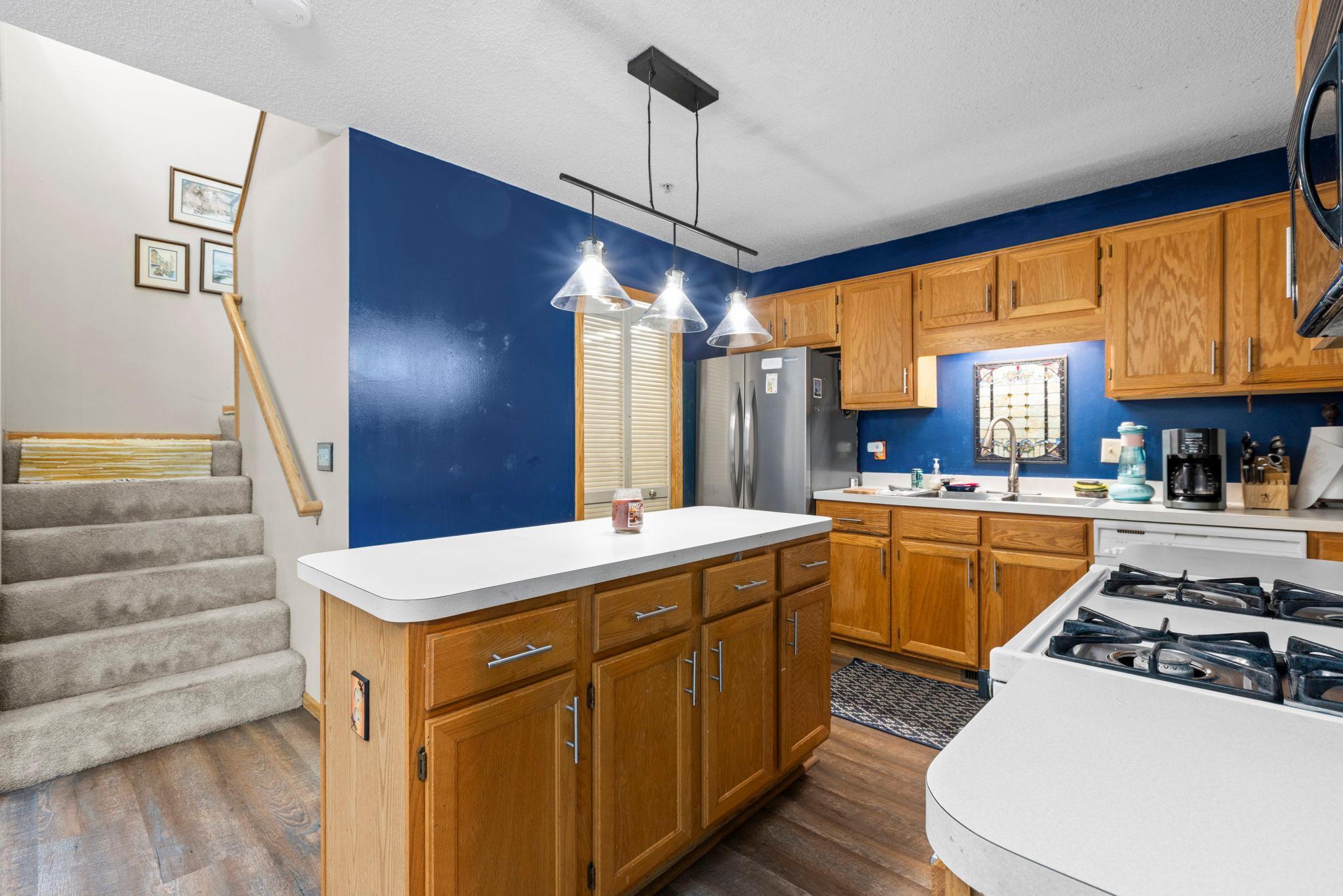 528 Queens Gate Property Photo 10