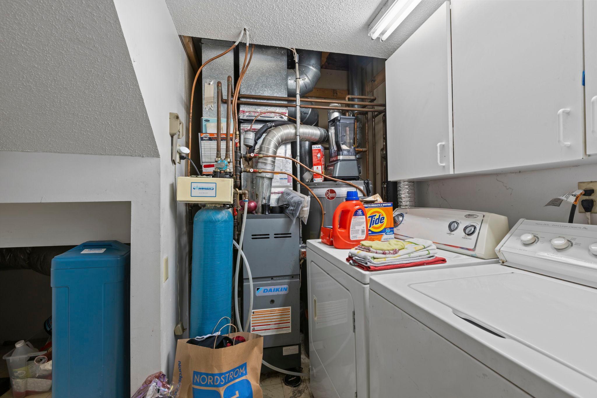 528 Queens Gate Property Photo 11