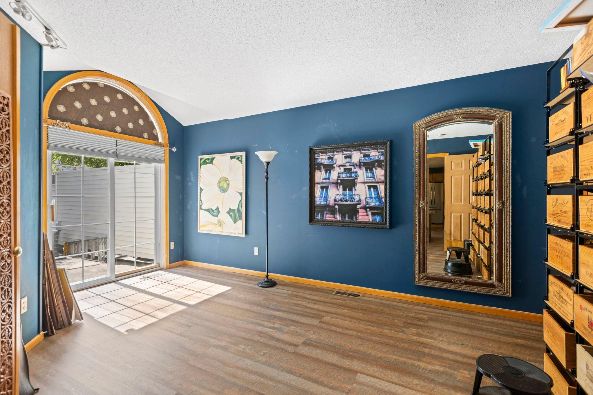 528 Queens Gate Property Photo 13