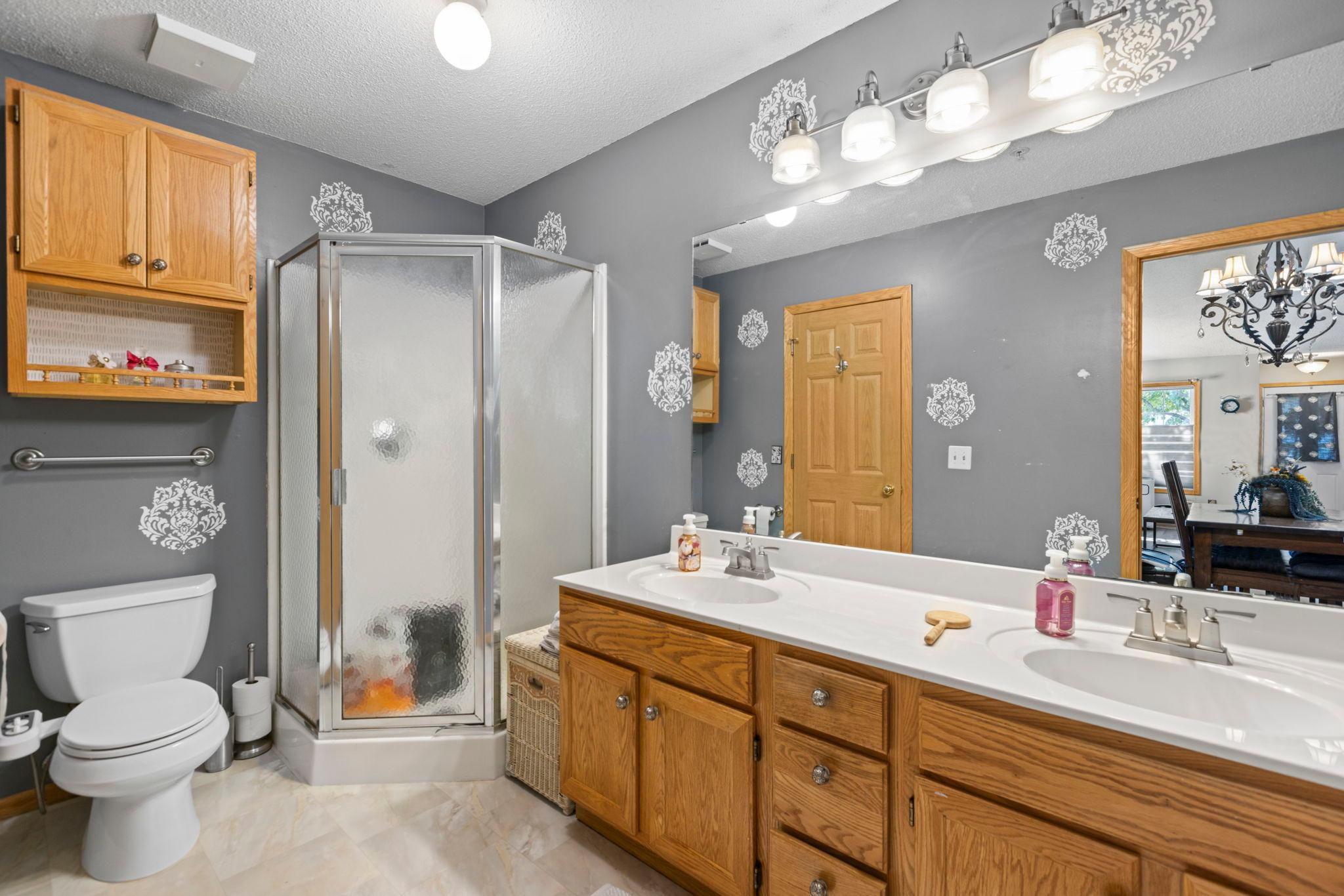 528 Queens Gate Property Photo 15