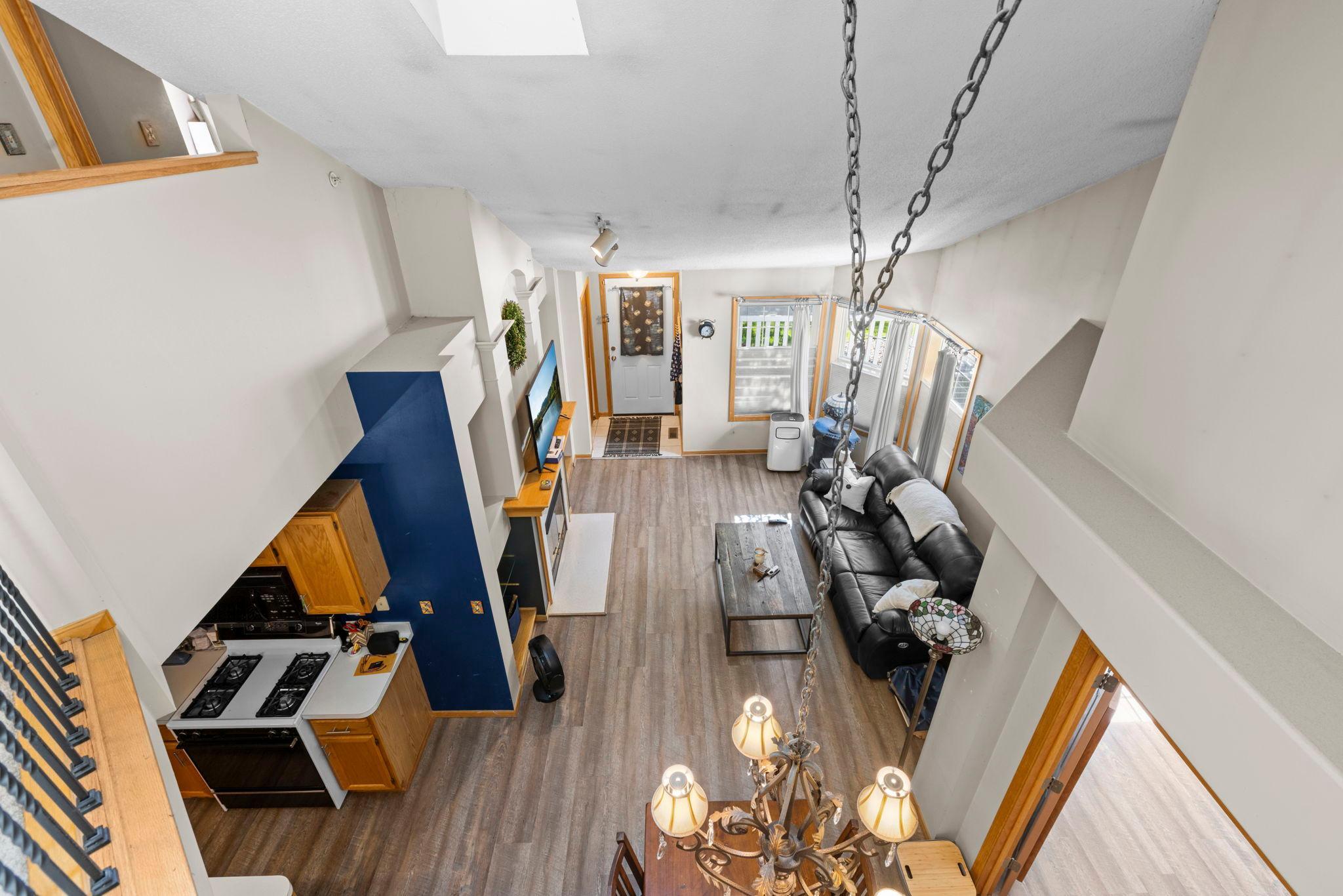 528 Queens Gate Property Photo 16