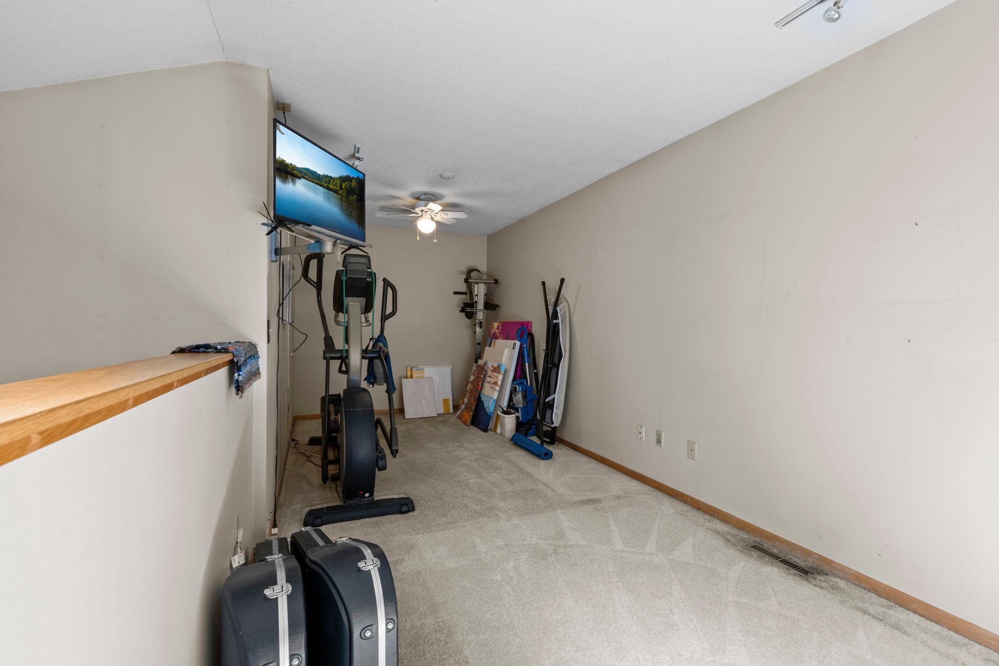 528 Queens Gate Property Photo 18