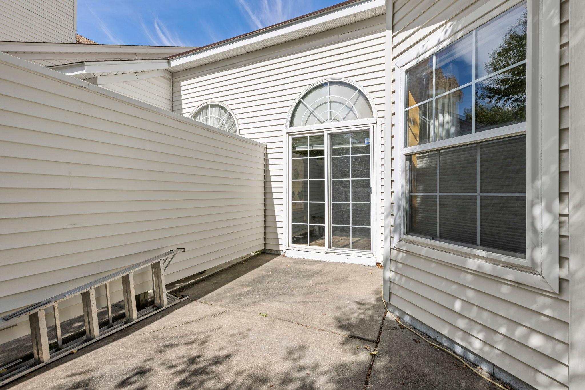 528 Queens Gate Property Photo 23