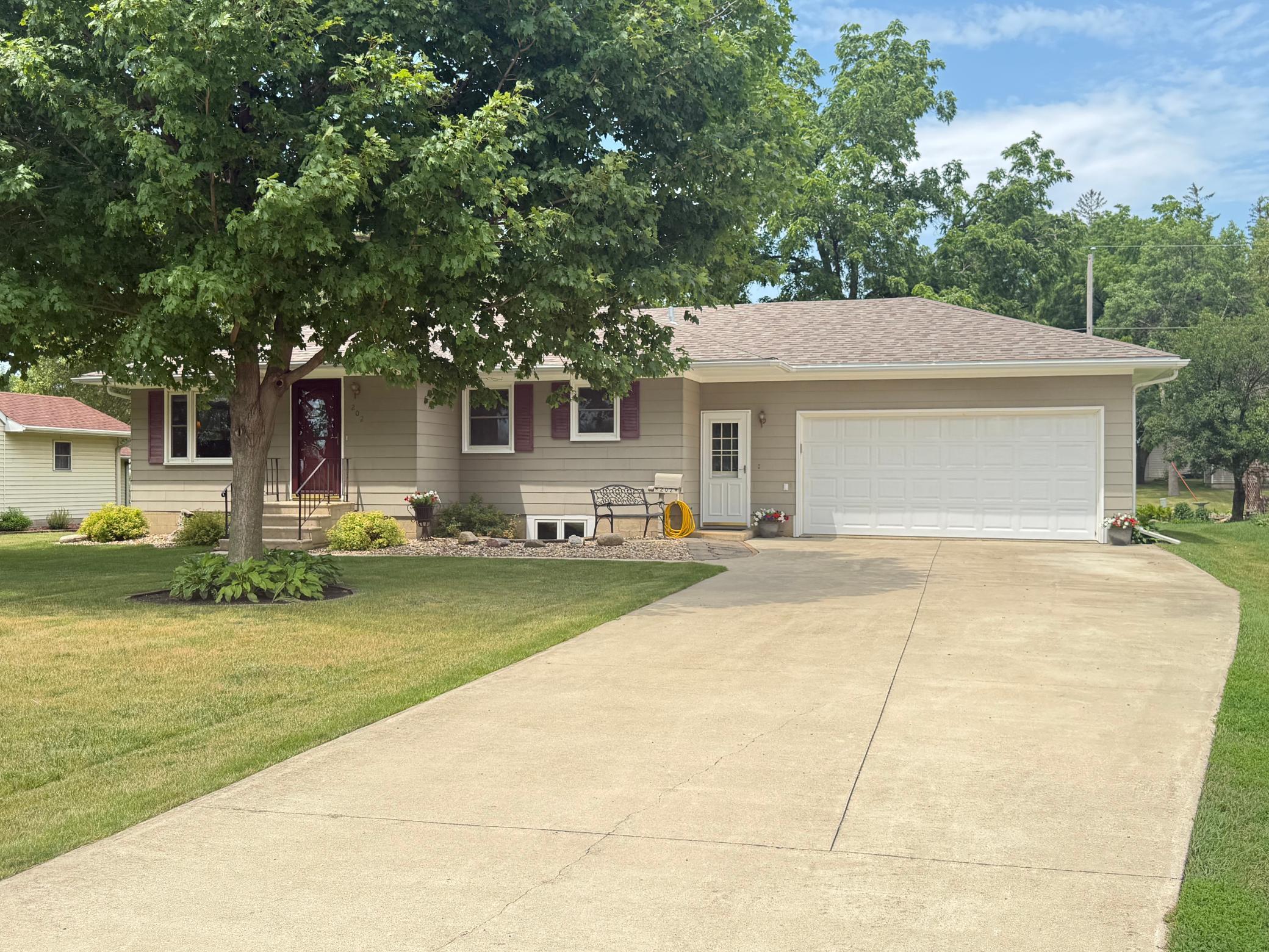202 3rd Street W Property Photo 1