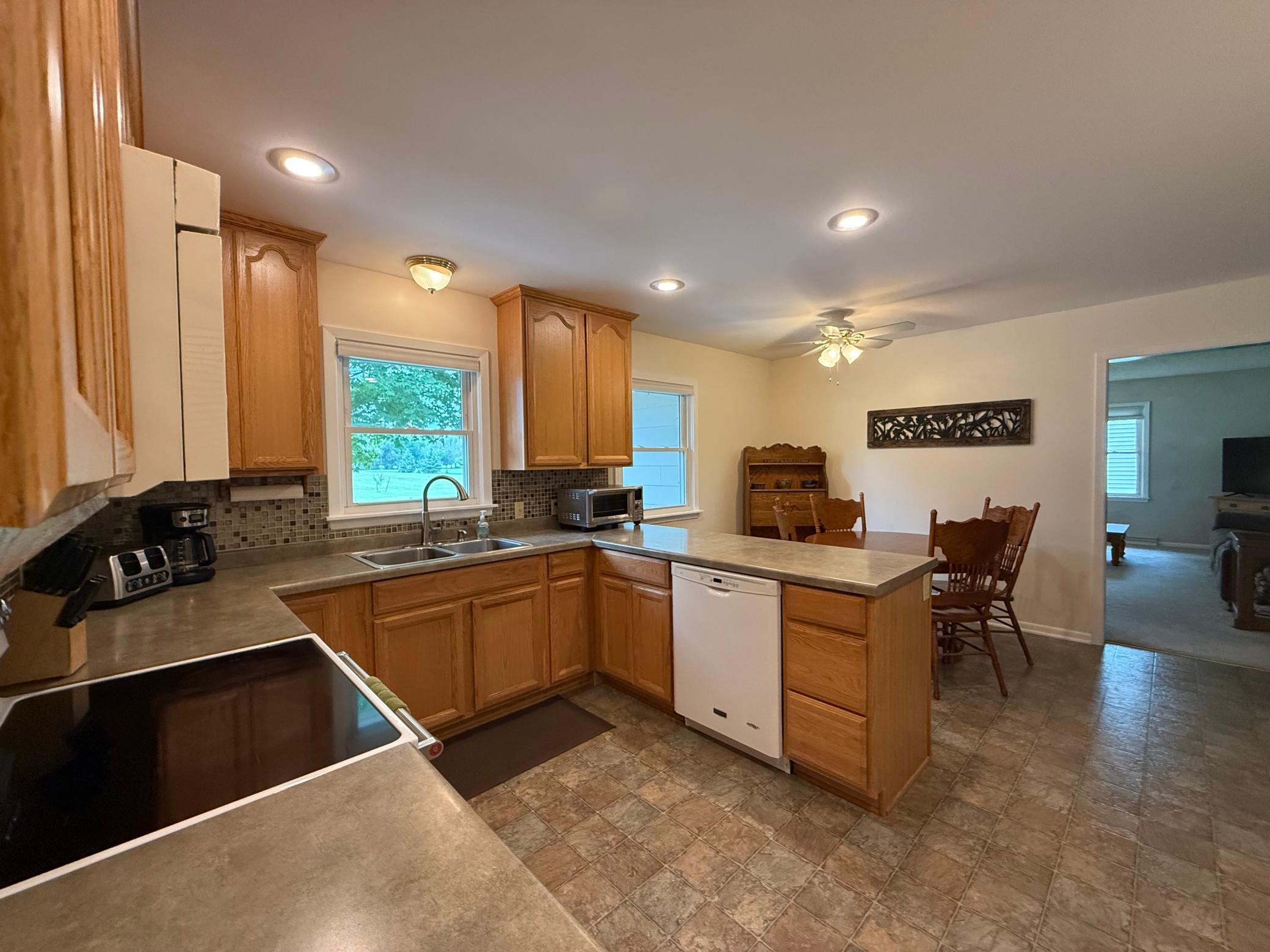 202 3rd Street W Property Photo 2