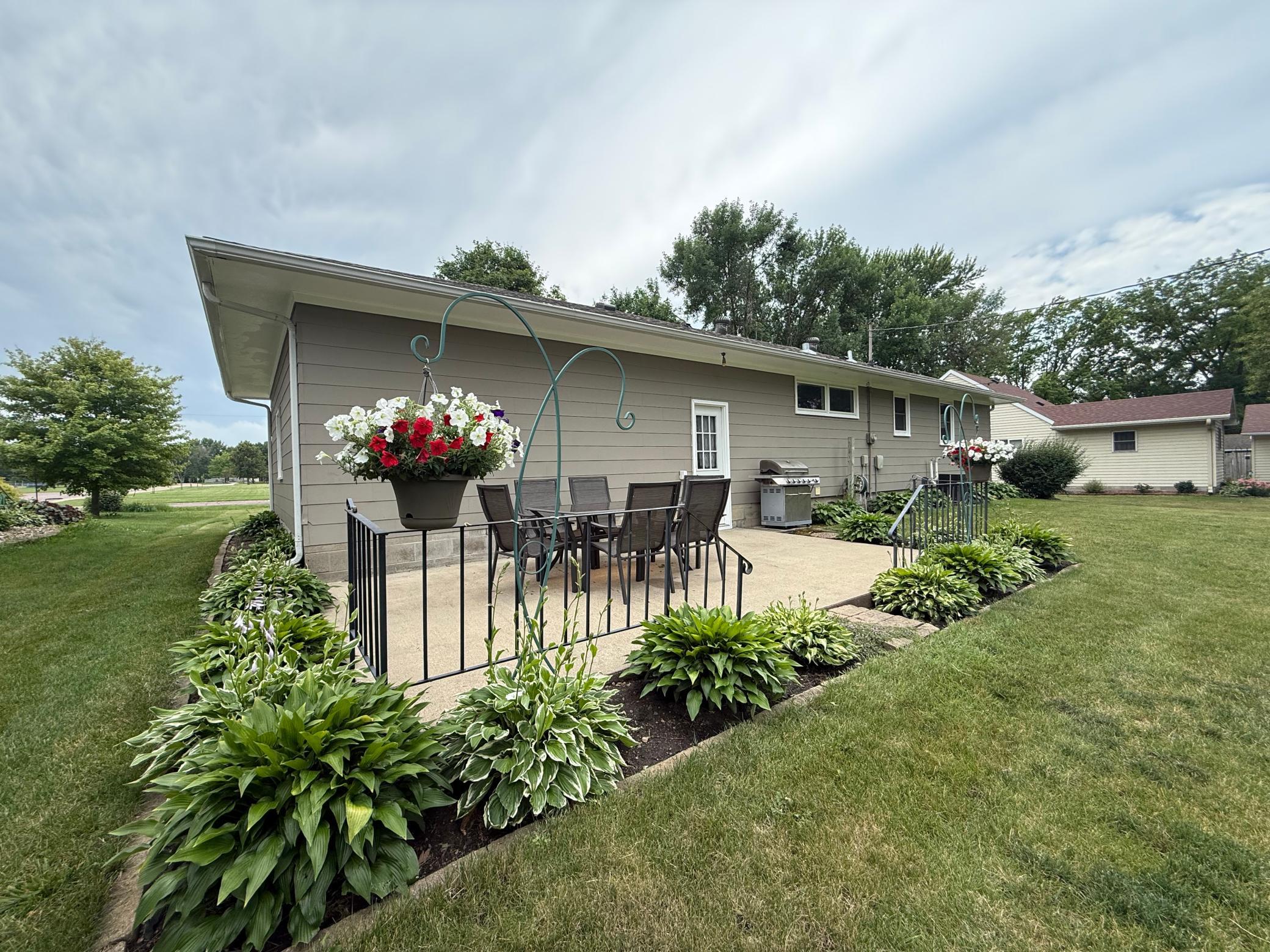202 3rd Street W Property Photo 28