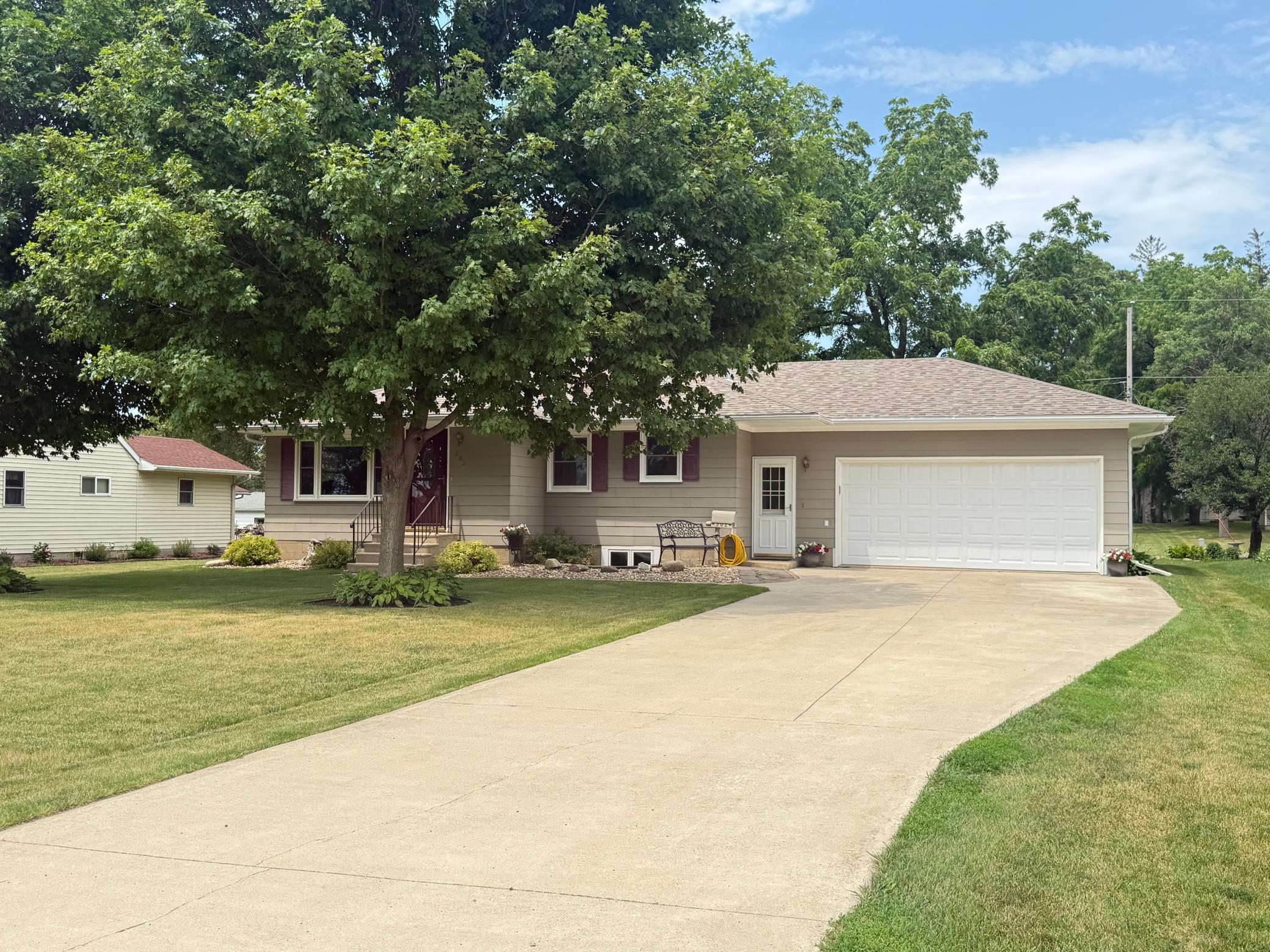 202 3rd Street W Property Photo 42