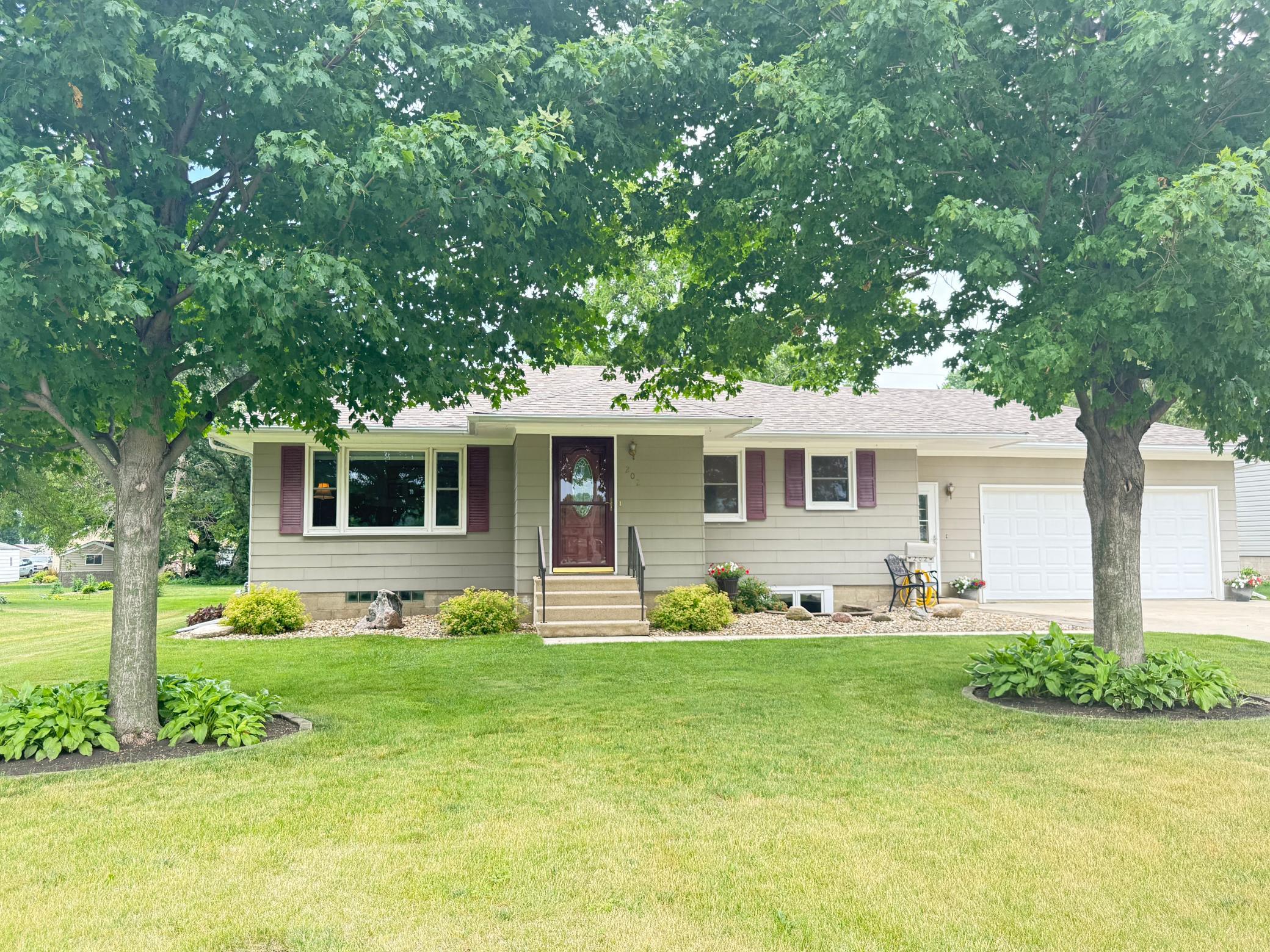 202 3rd Street W Property Photo 44