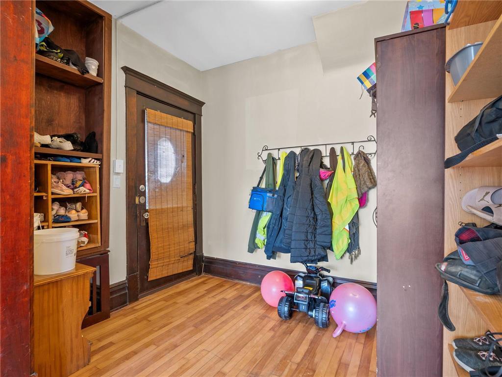 3213 Minnehaha Avenue Property Photo 2