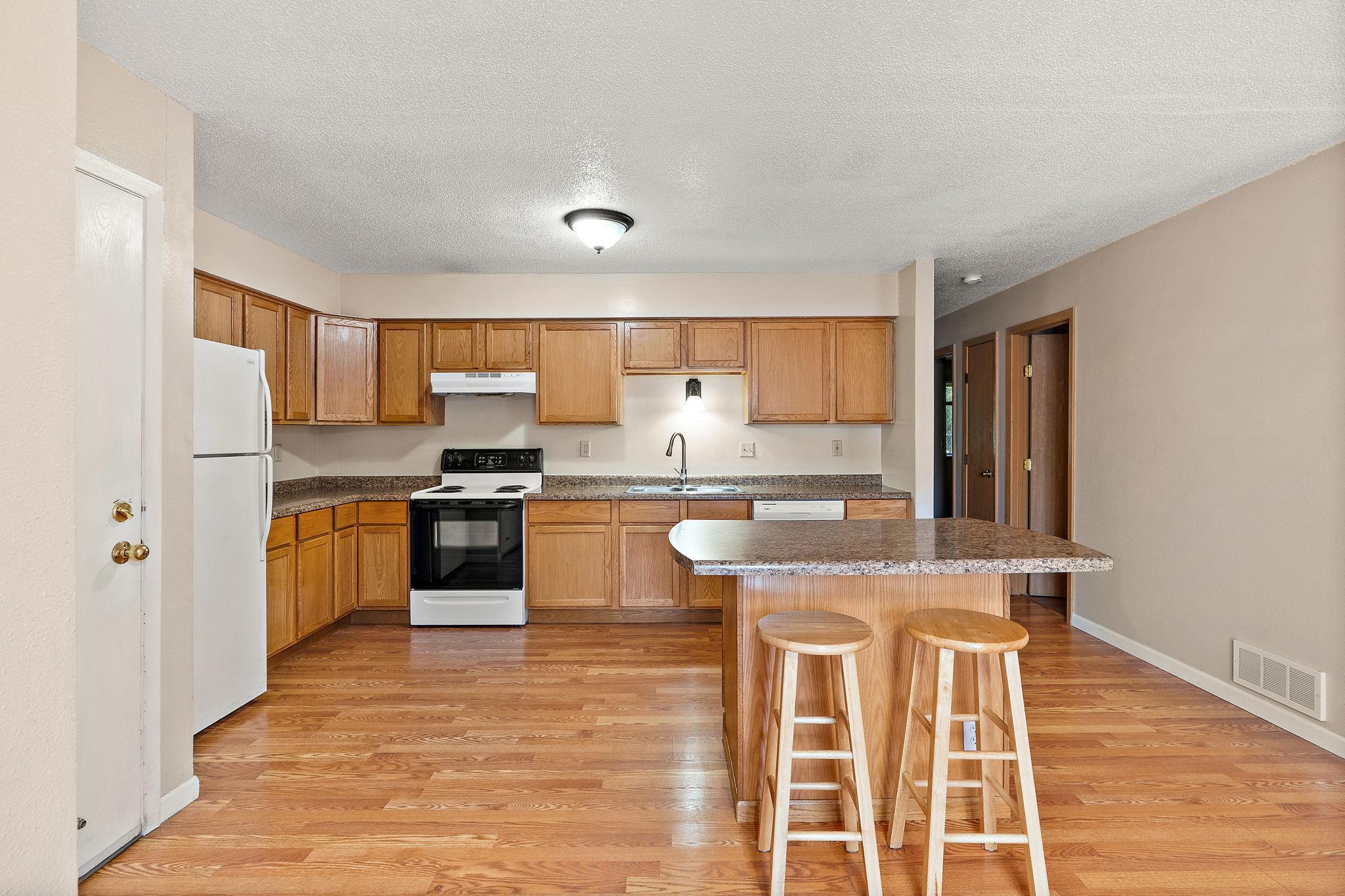 926 Wescott Trail 201 Property Photo 3