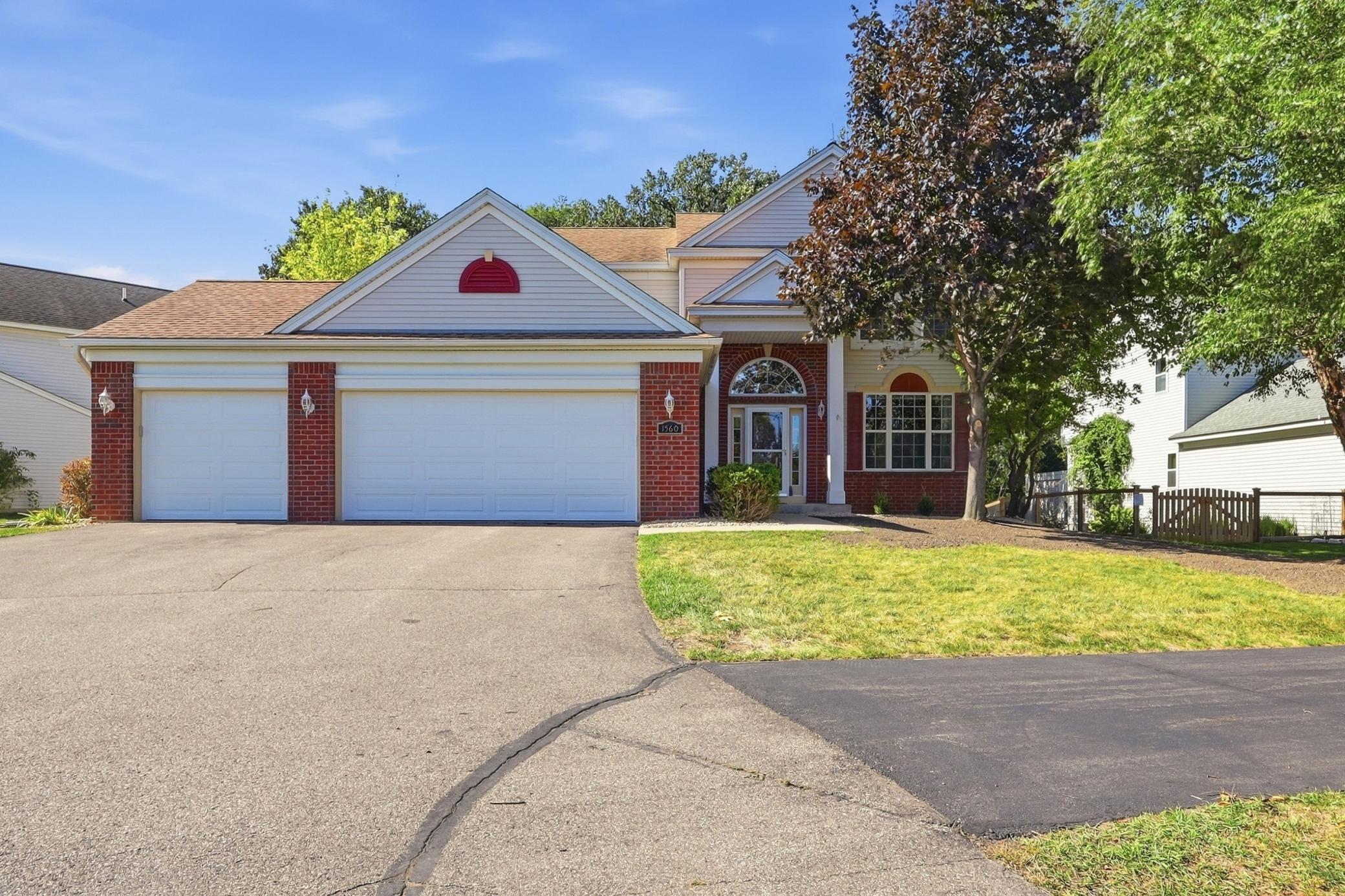 1560 Oakbrooke Terrace Property Photo 1