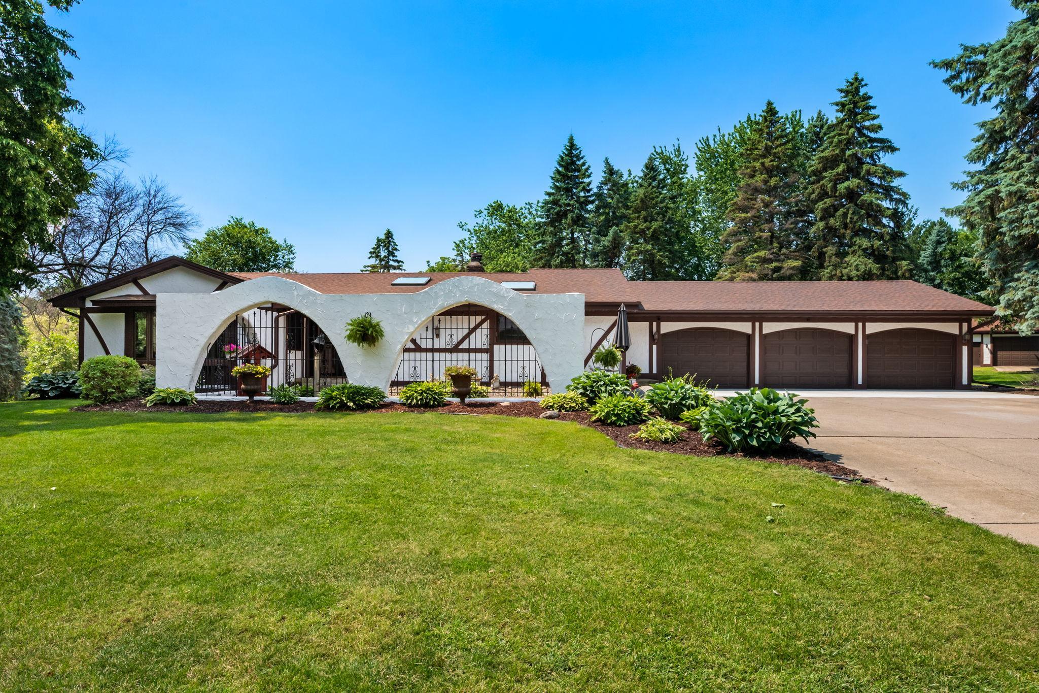 6223 Elm Ridge Circle Property Photo 1