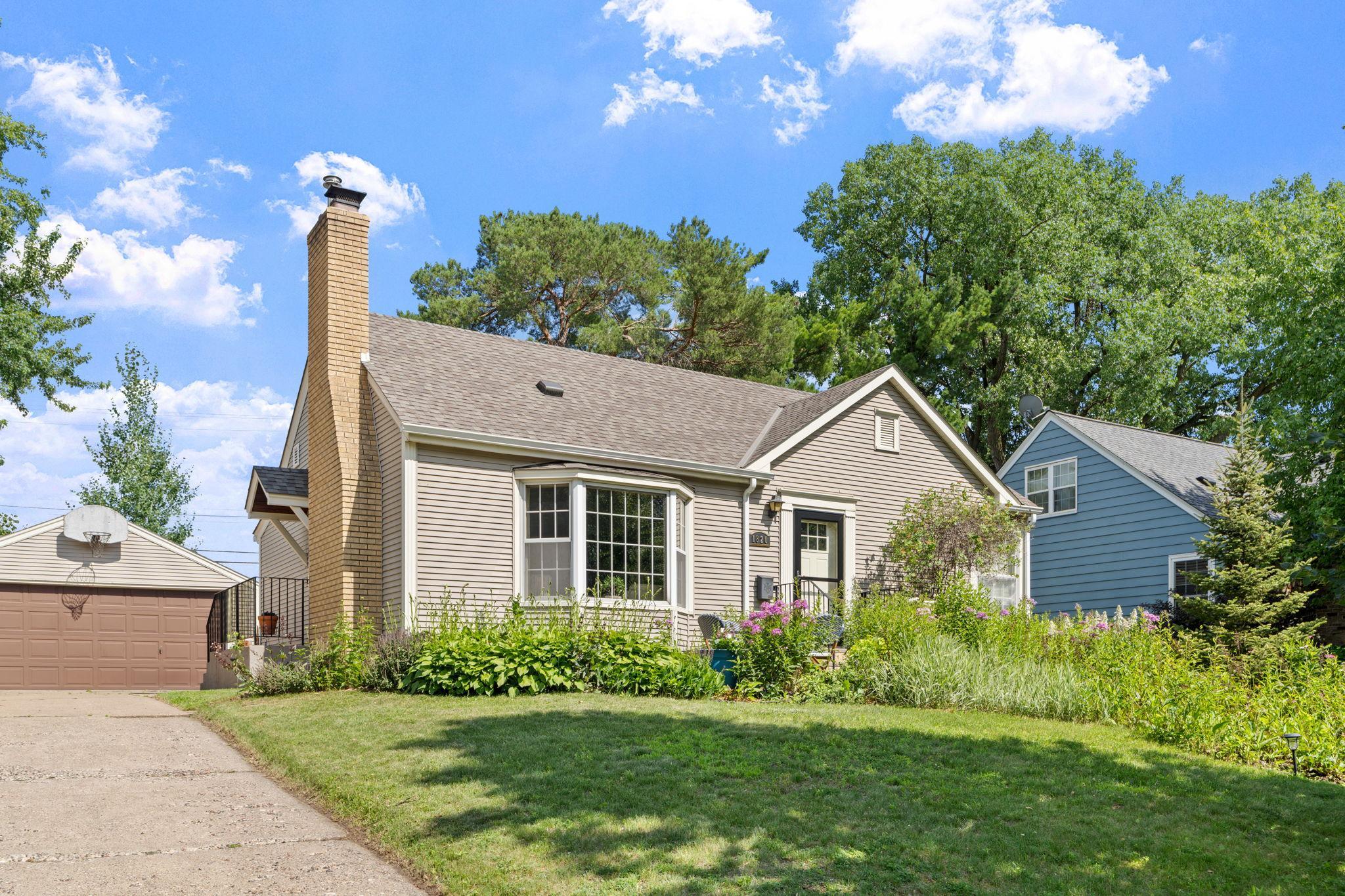 1820 Holton Street Property Photo 1