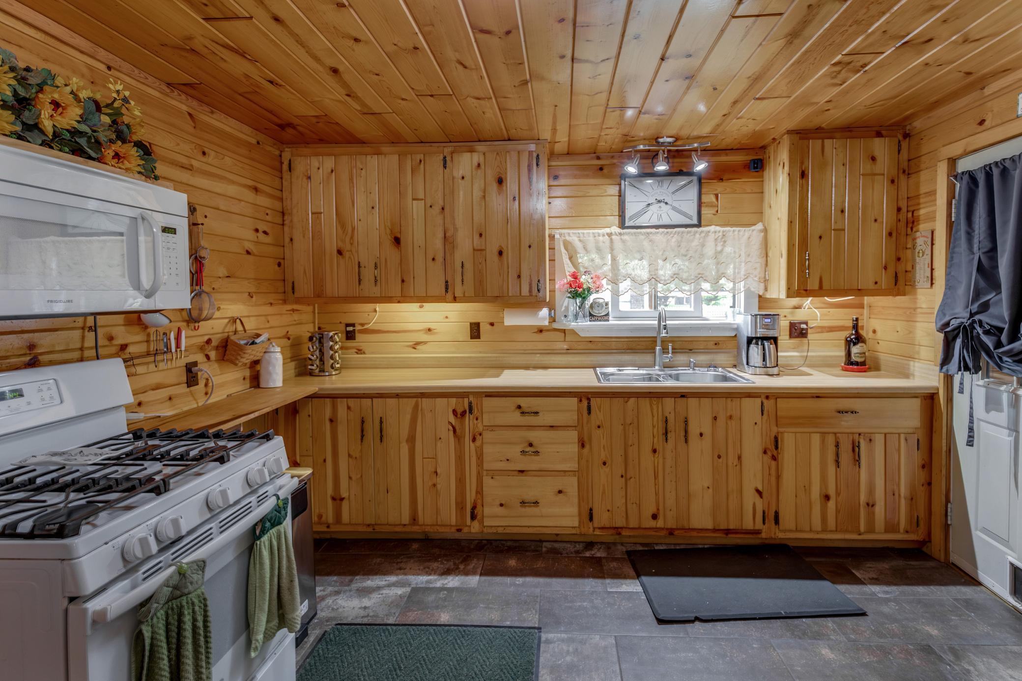 213 3rd Street N Property Photo 8