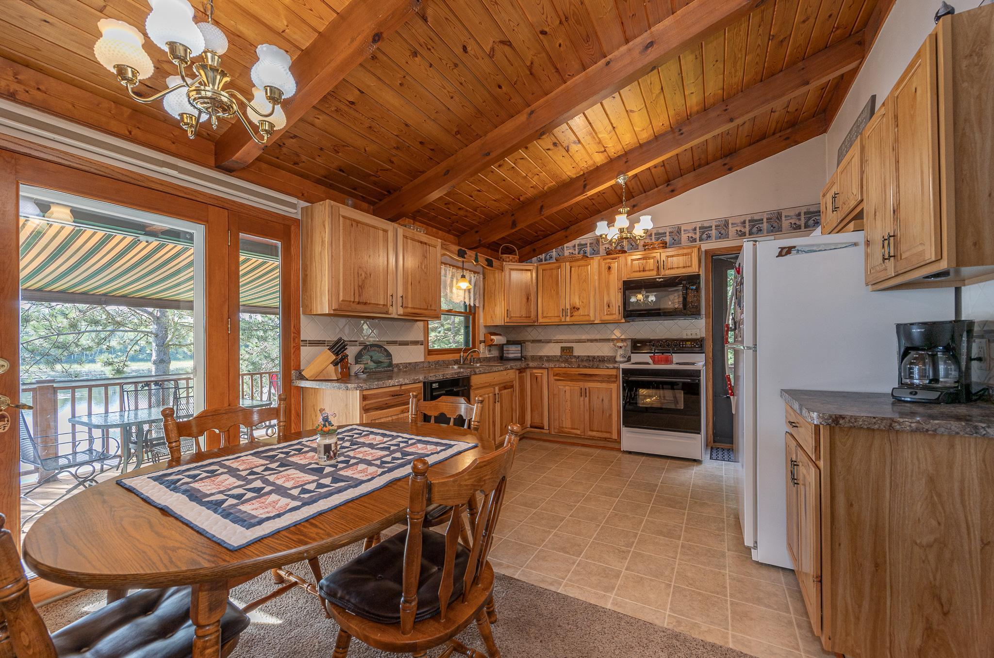 6613 S Point Drive Property Photo 8