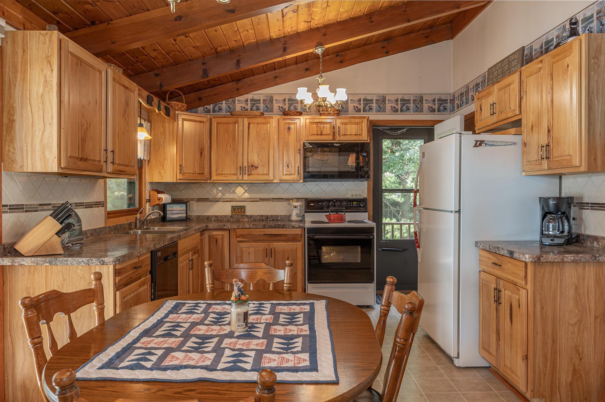 6613 S Point Drive Property Photo 10