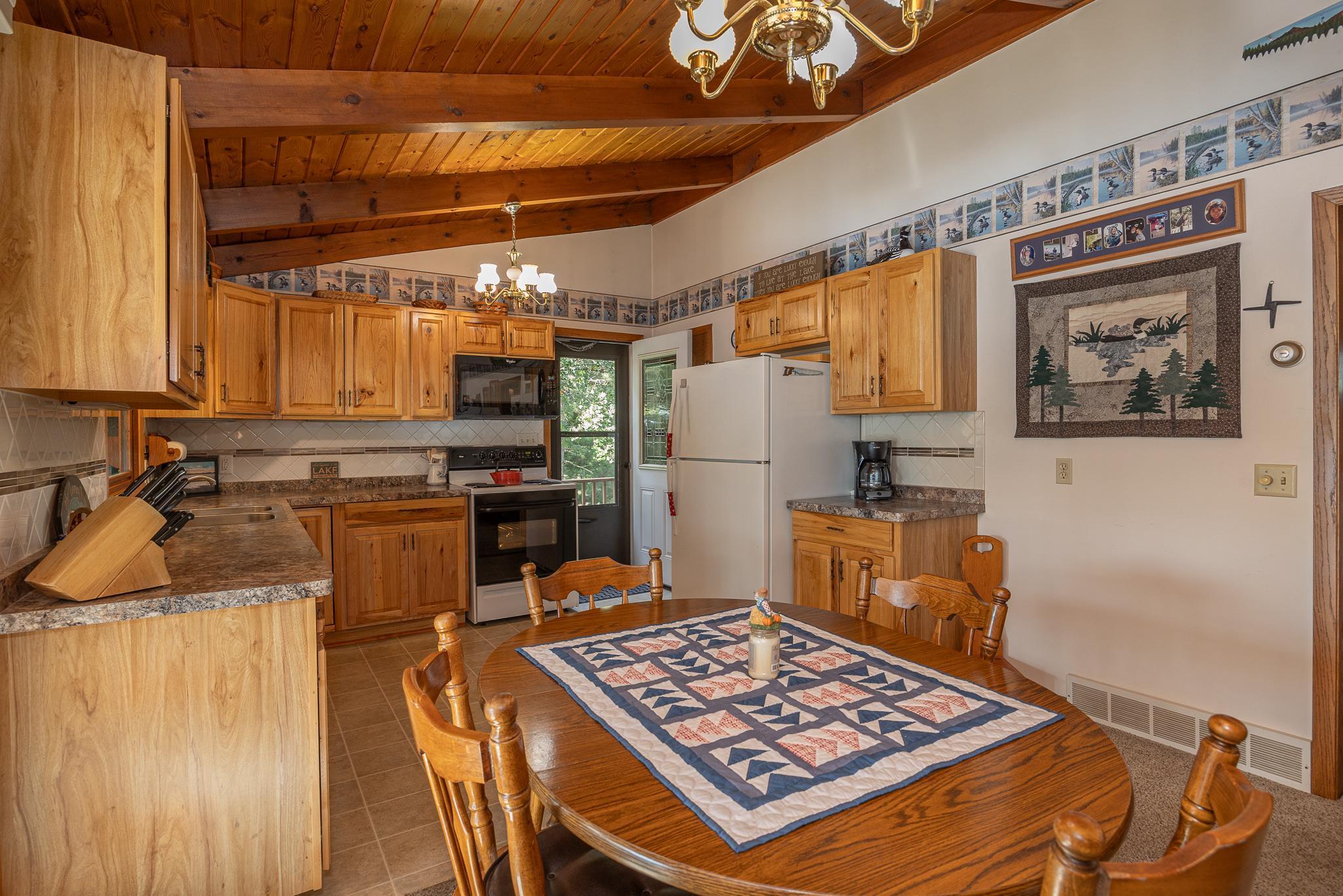 6613 S Point Drive Property Photo 11