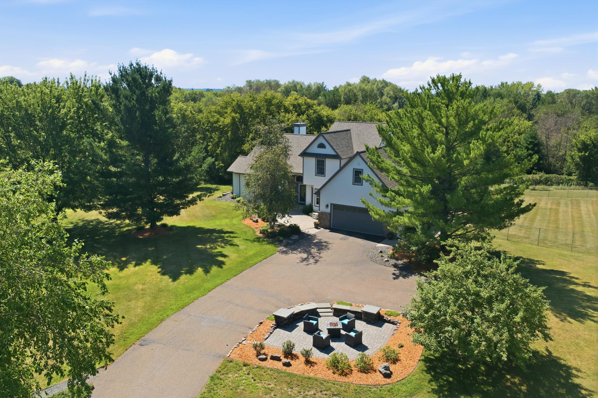 923 Cloverleaf Circle Property Photo 1