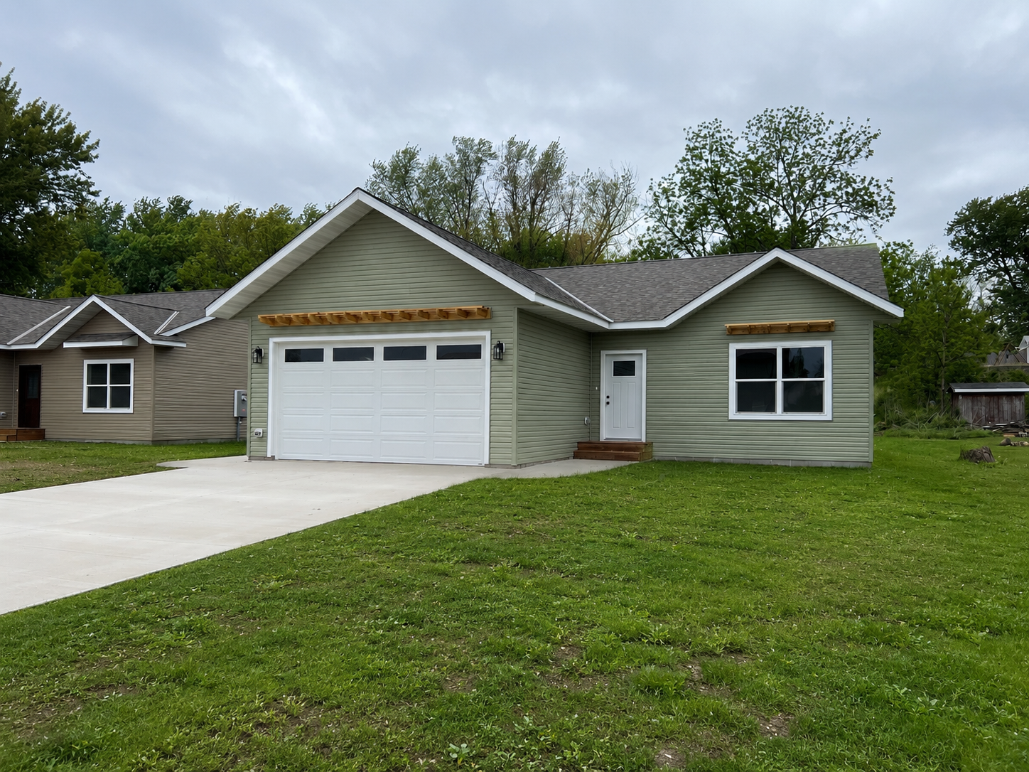 820 Spark Avenue Property Photo 1