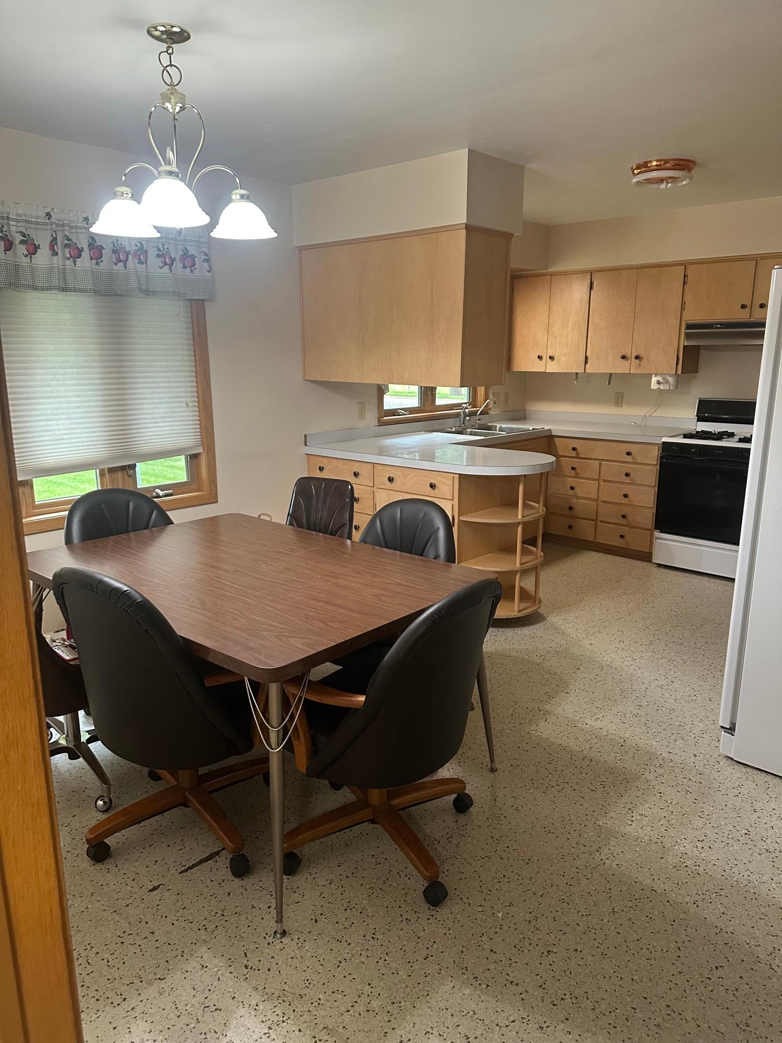 185 10th Street Property Photo 3