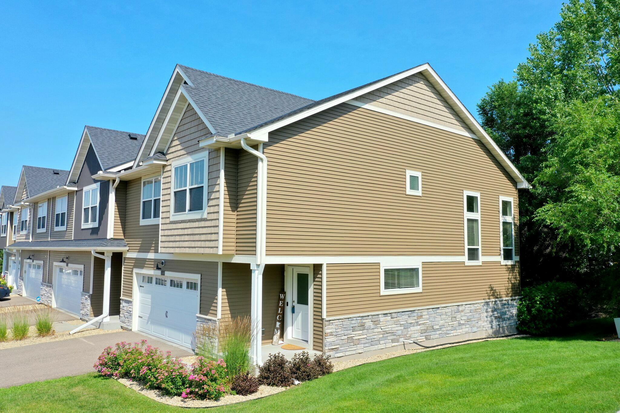 13349 Bronze Parkway Property Photo 2