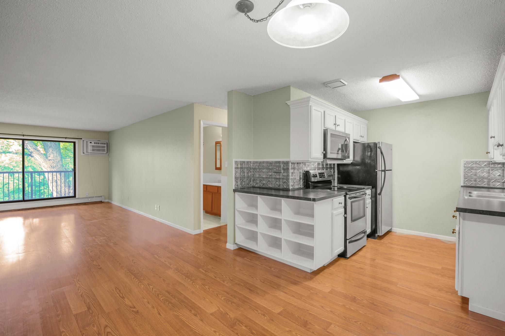 4 Pine Tree Drive 321 Property Photo 2