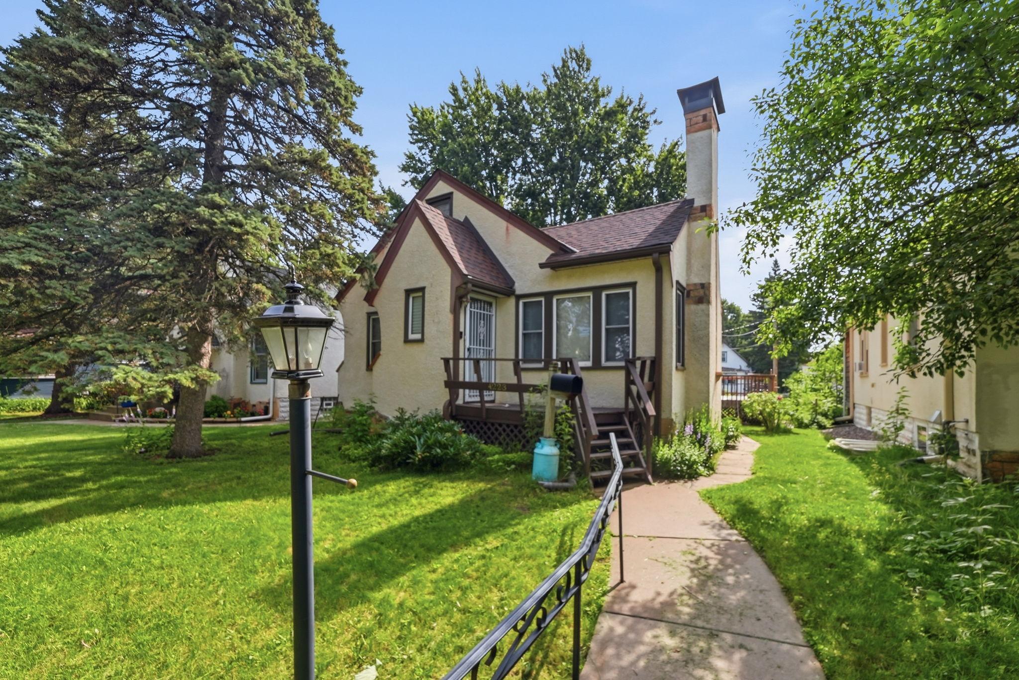 4223 Nokomis Avenue Property Photo 1