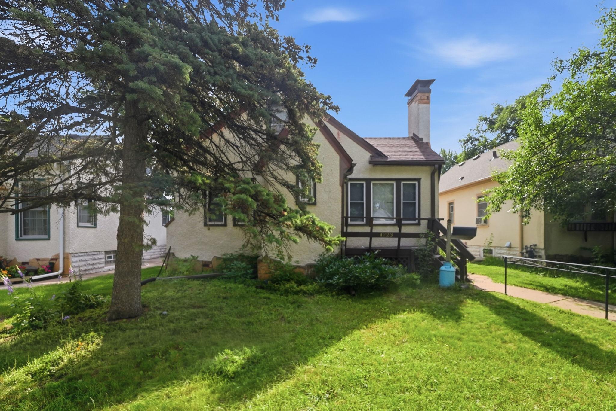 4223 Nokomis Avenue Property Photo 2
