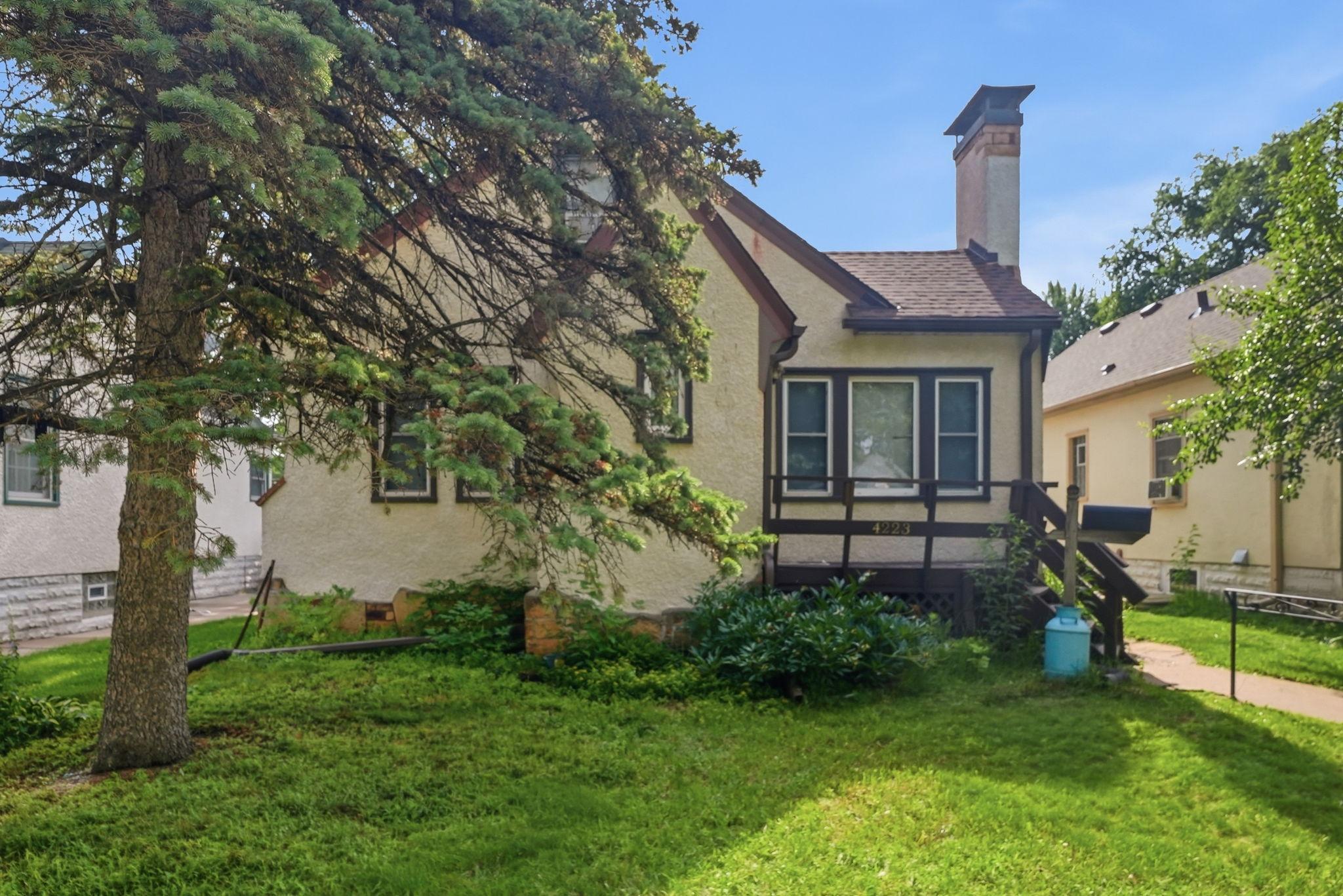 4223 Nokomis Avenue Property Photo 3